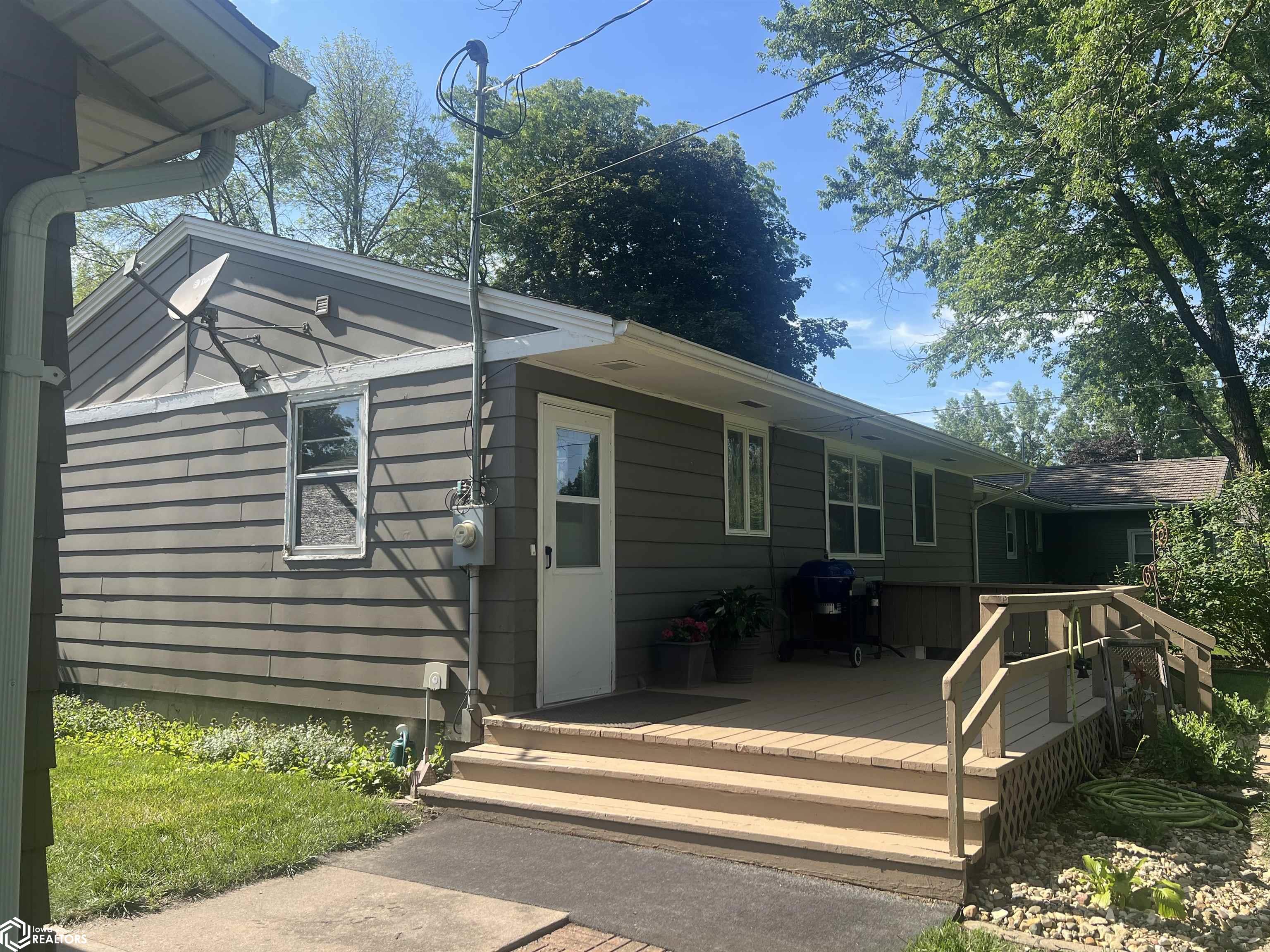 811 10th St., Humboldt, Iowa image 6