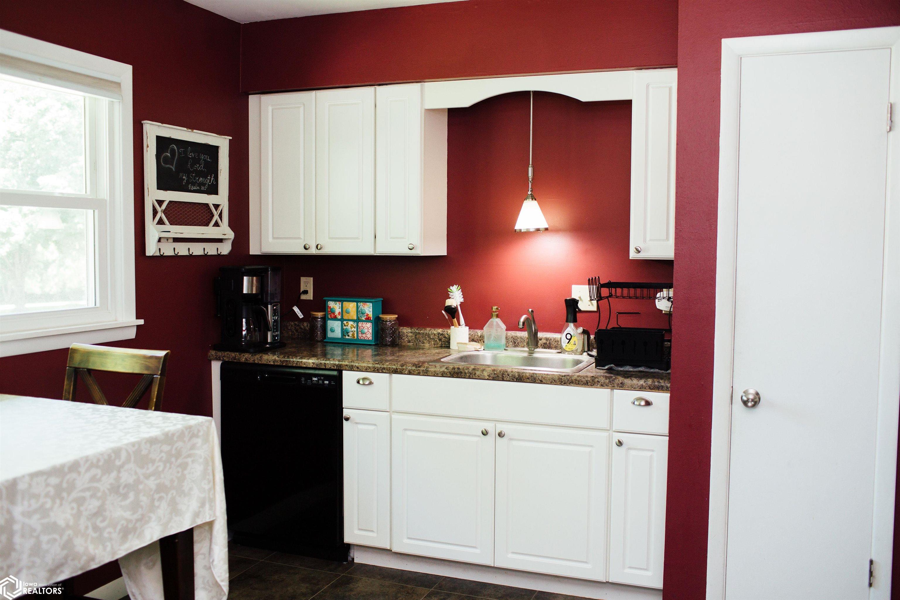 1102 Willow Lane, Iowa Falls, Iowa image 9