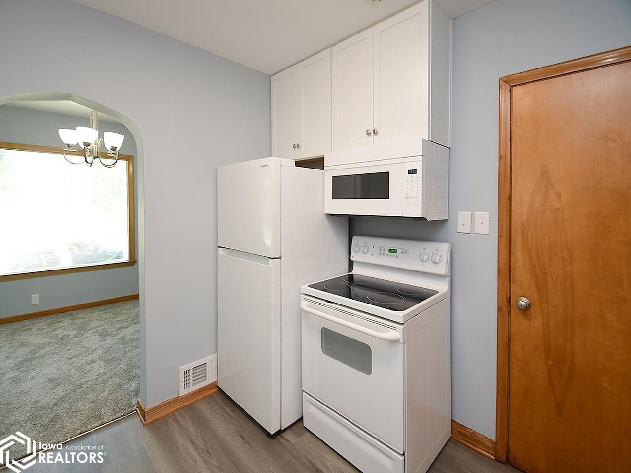 315 S Gates Street, Oakland, Iowa image 11