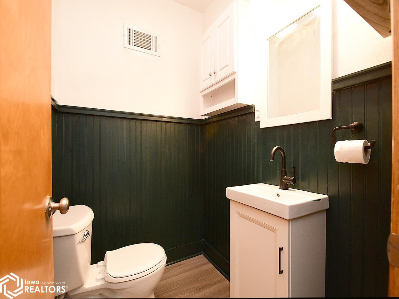 315 S Gates Street, Oakland, Iowa image 15