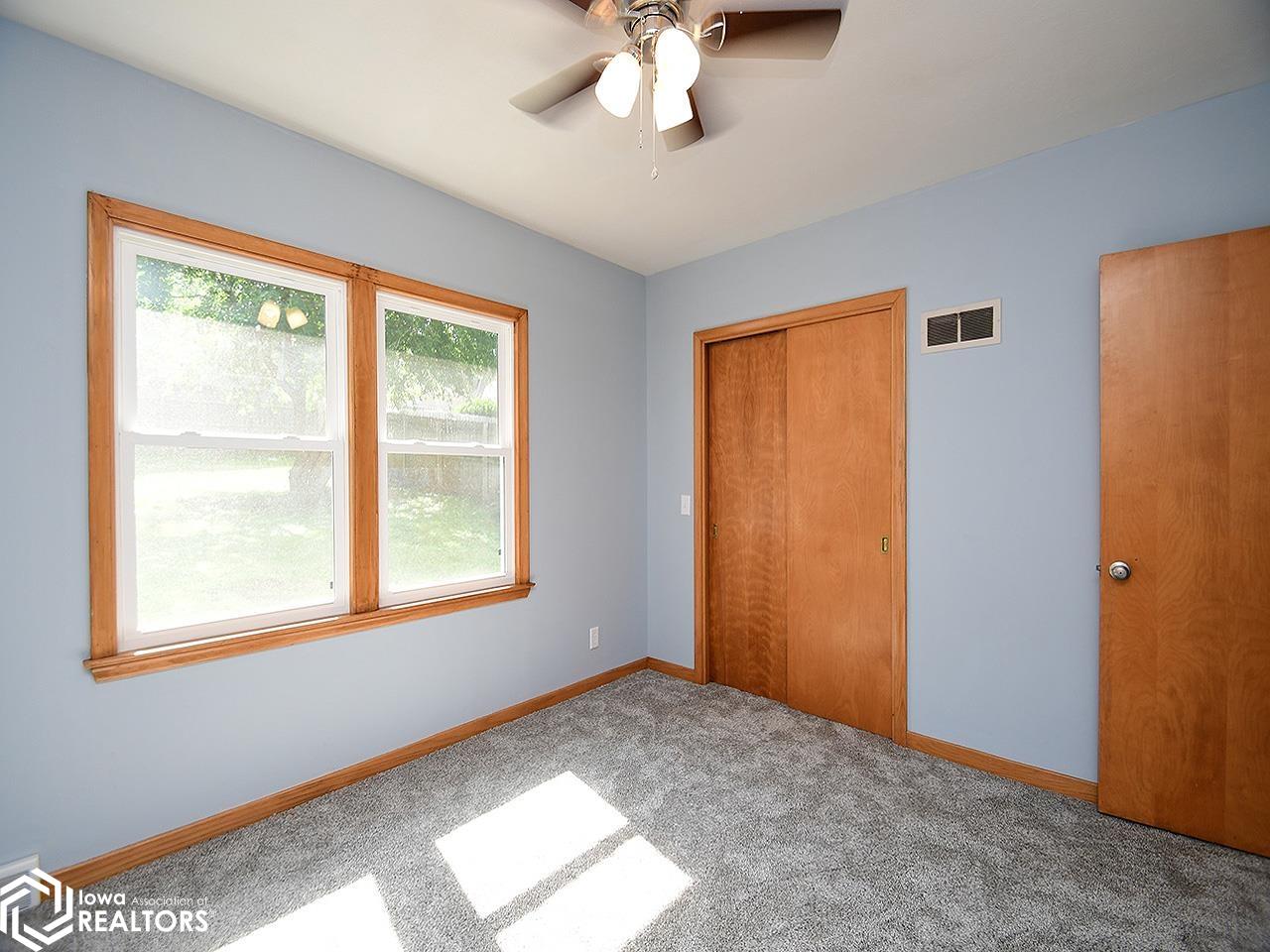 315 S Gates Street, Oakland, Iowa image 17