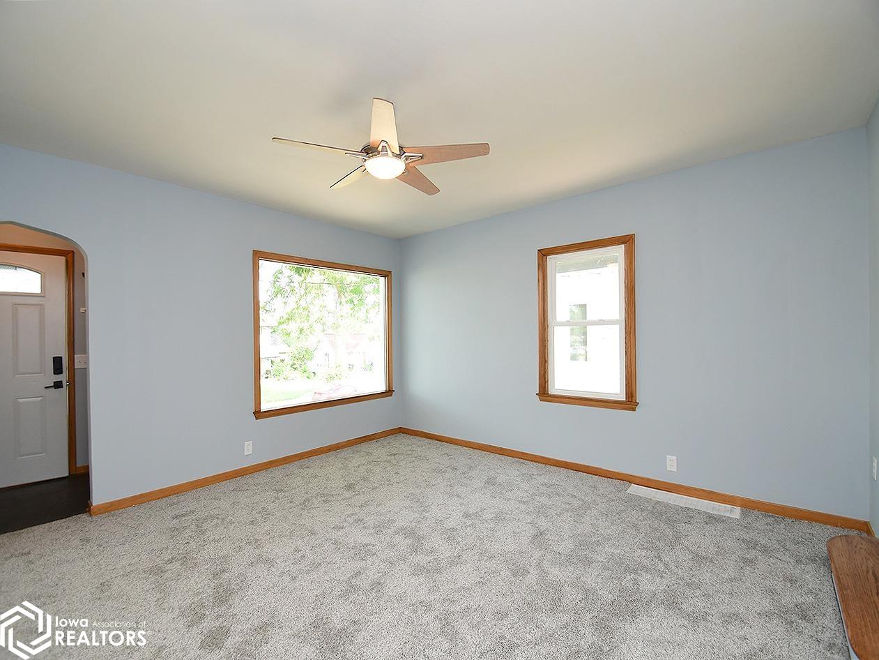 315 S Gates Street, Oakland, Iowa image 4
