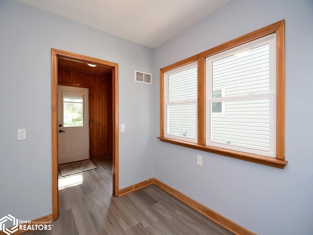 315 S Gates Street, Oakland, Iowa image 10