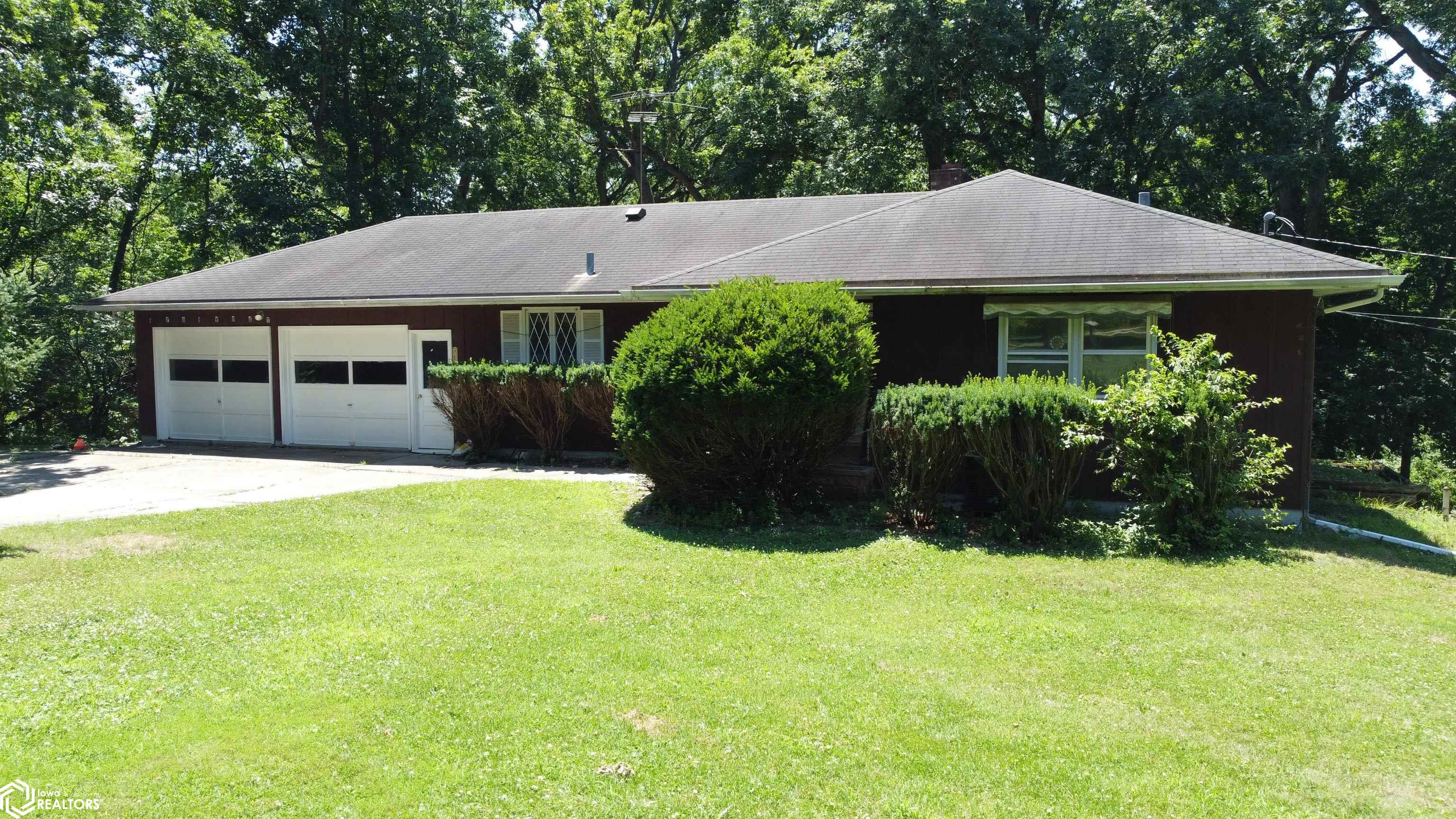 1701 Vogt Street, Burlington, Iowa image 2