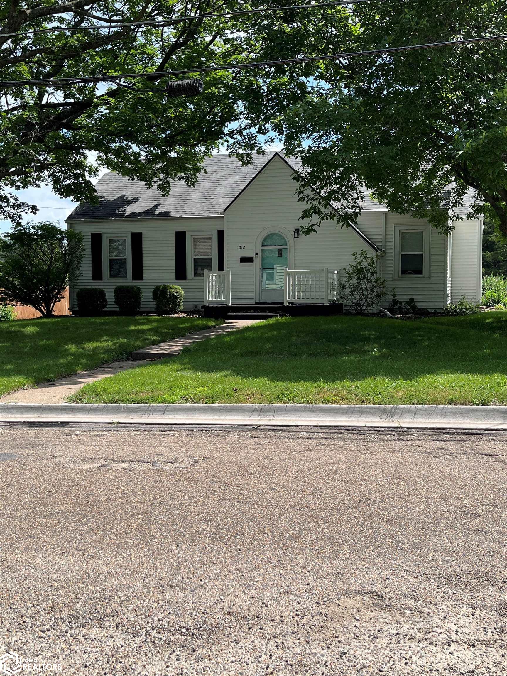 1012 5th Avenue, Oskaloosa, Iowa image 1