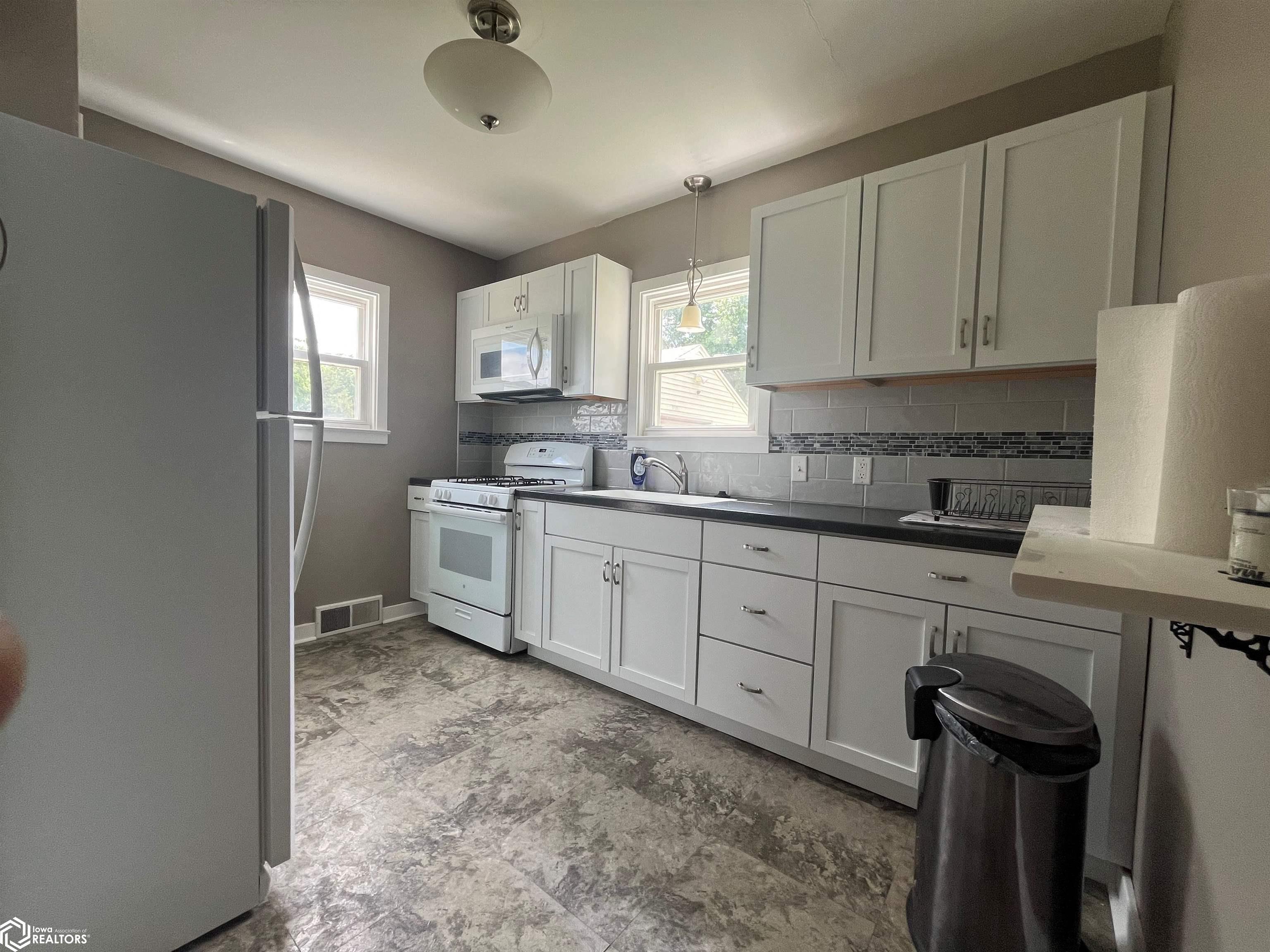 1012 5th Avenue, Oskaloosa, Iowa image 4