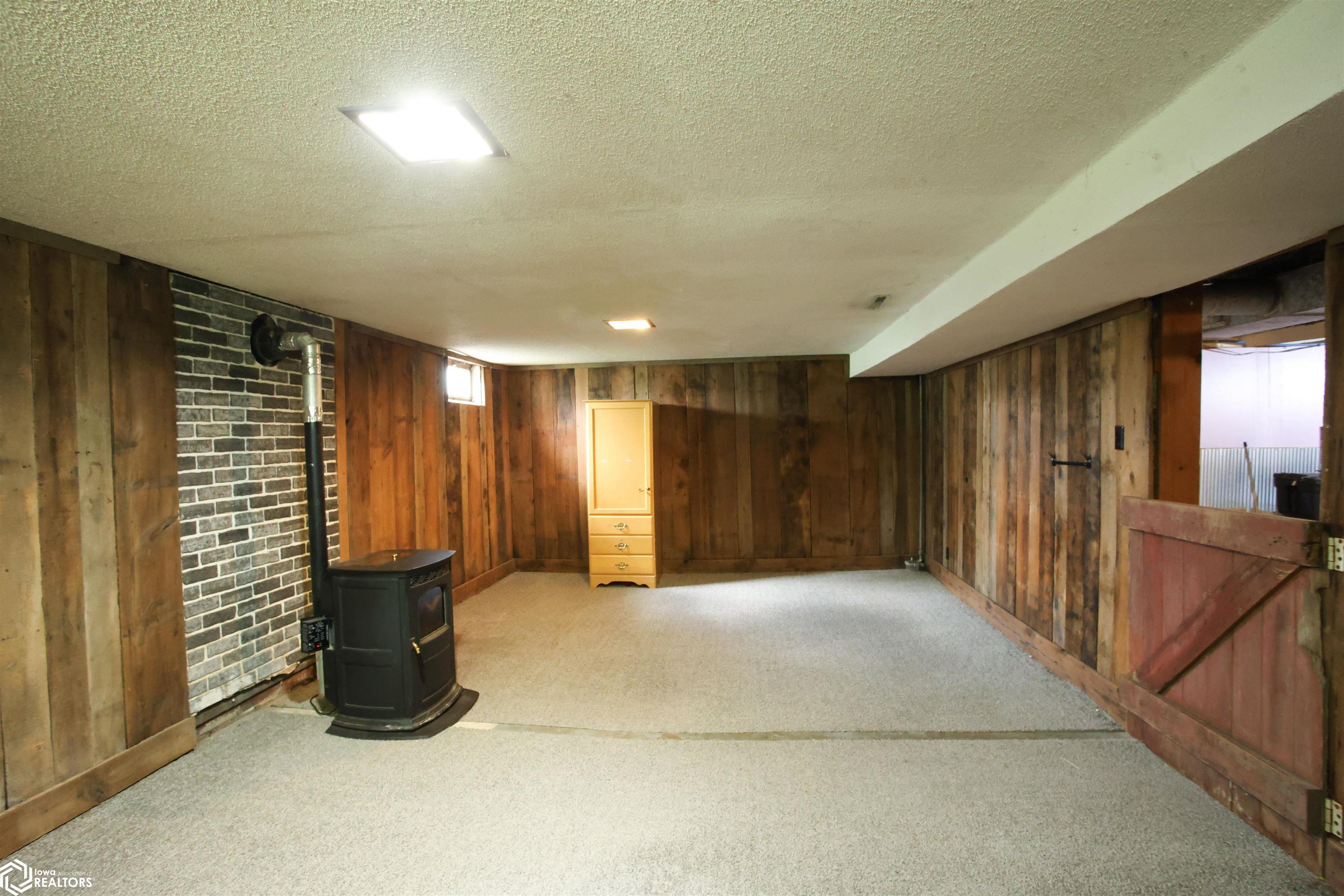 24388 250th Street, Eldora, Iowa image 16