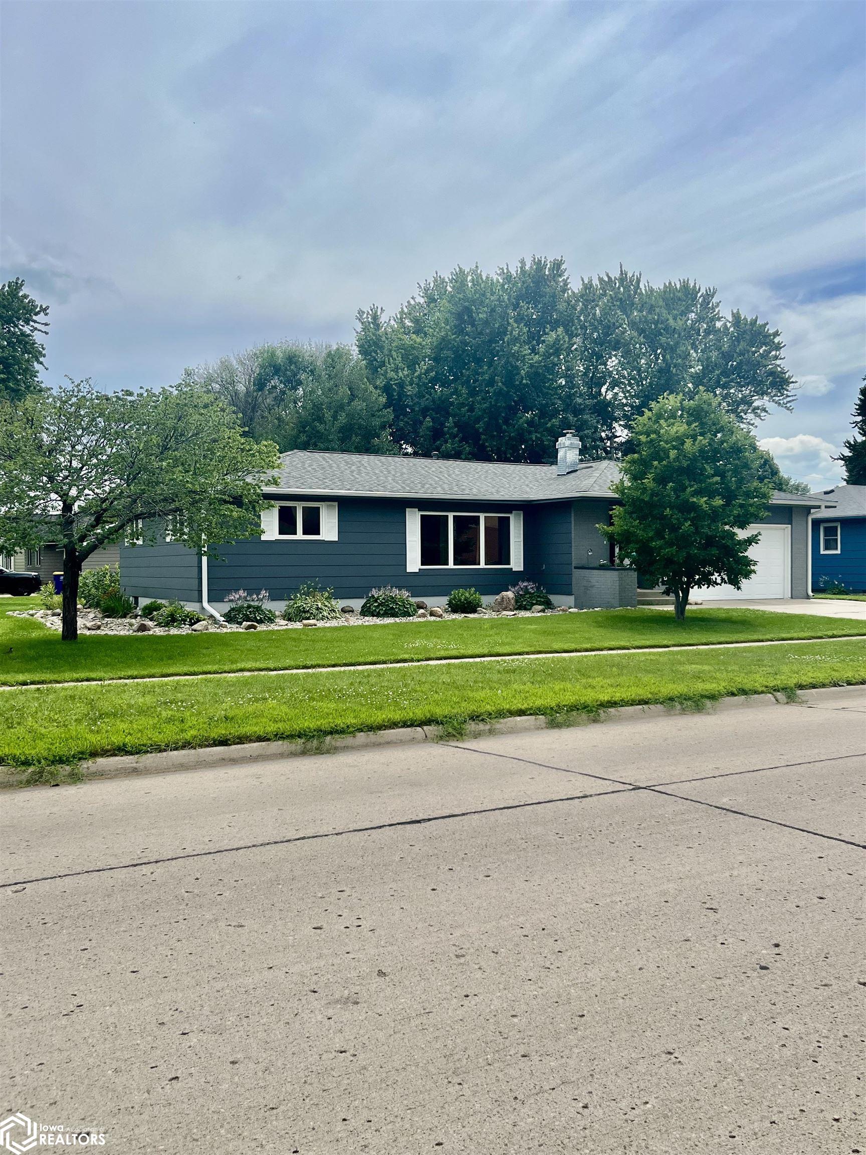 615 W 11th Street, Garner, Iowa image 2