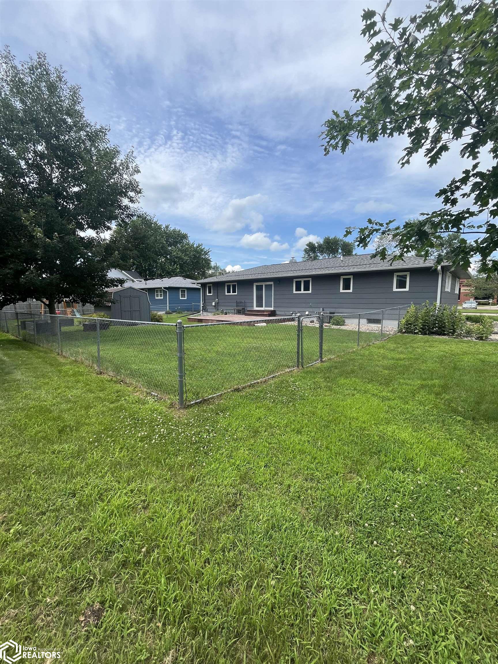 615 W 11th Street, Garner, Iowa image 33