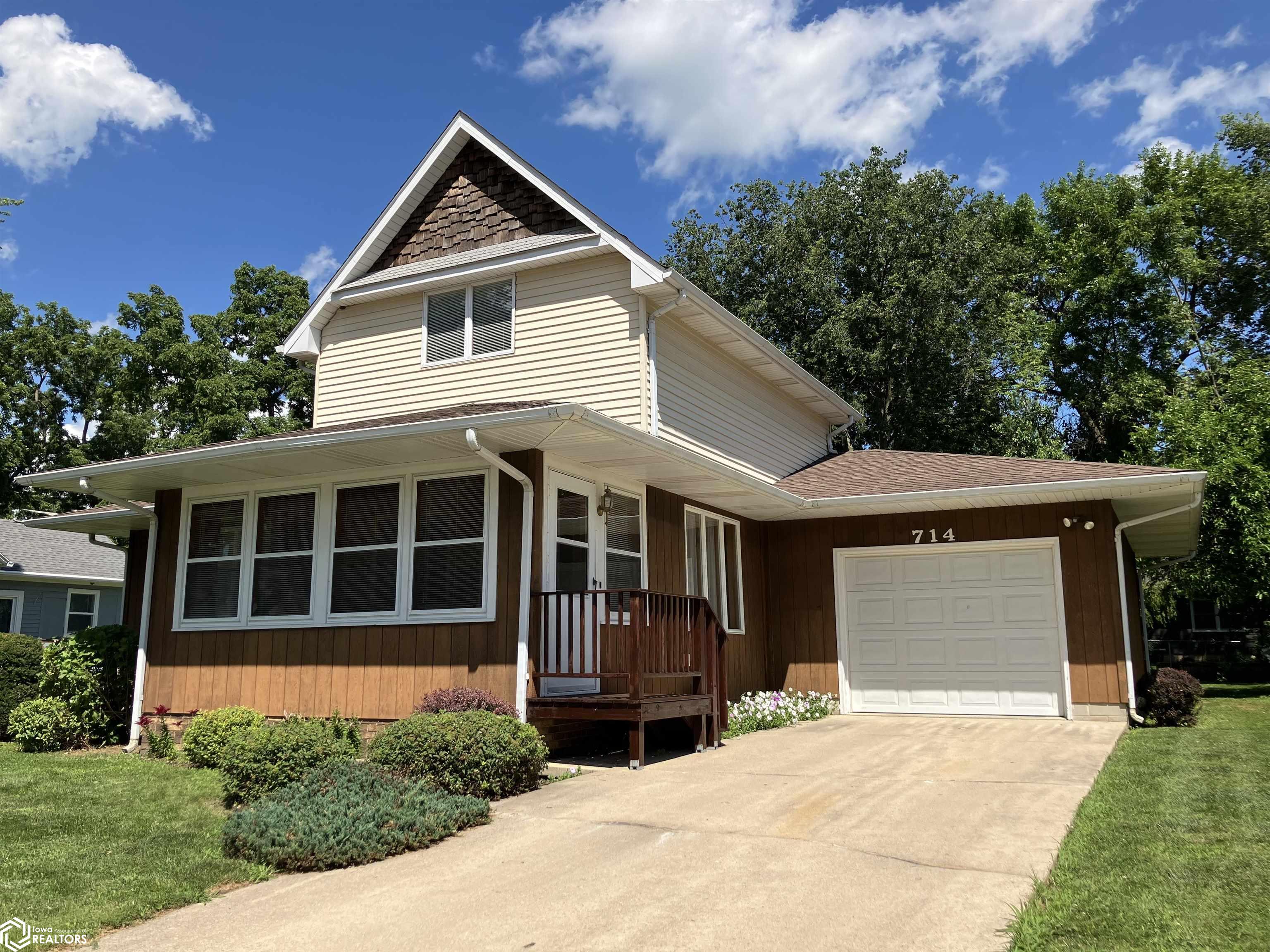 714 N 9th Street, Clear Lake, Iowa image 1