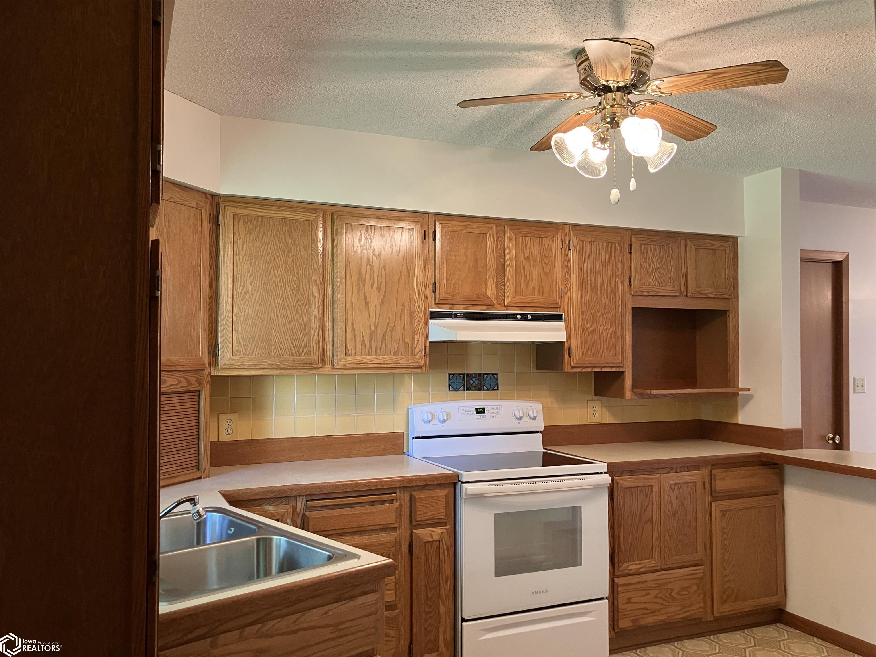 714 N 9th Street, Clear Lake, Iowa image 2