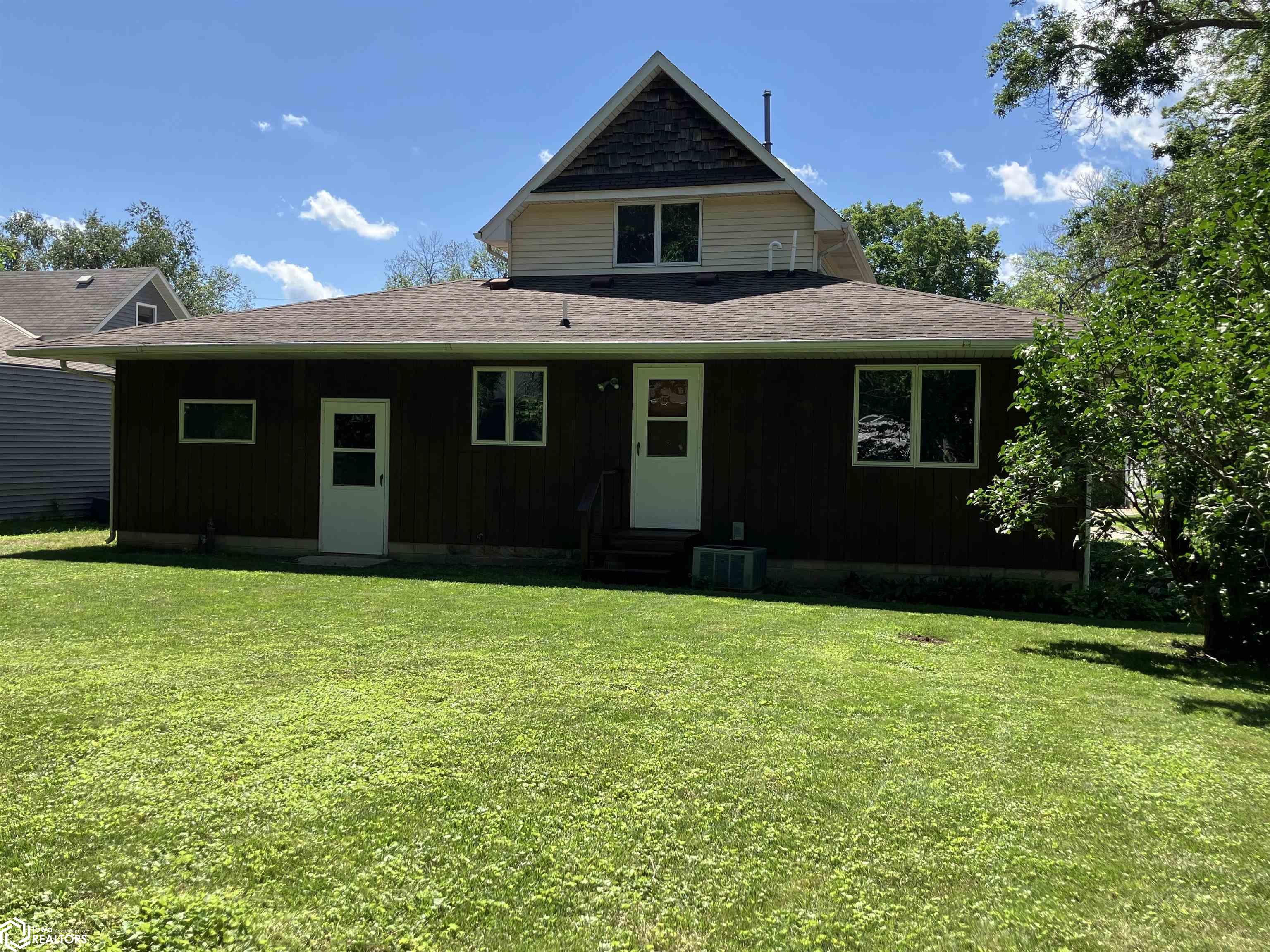 714 N 9th Street, Clear Lake, Iowa image 16