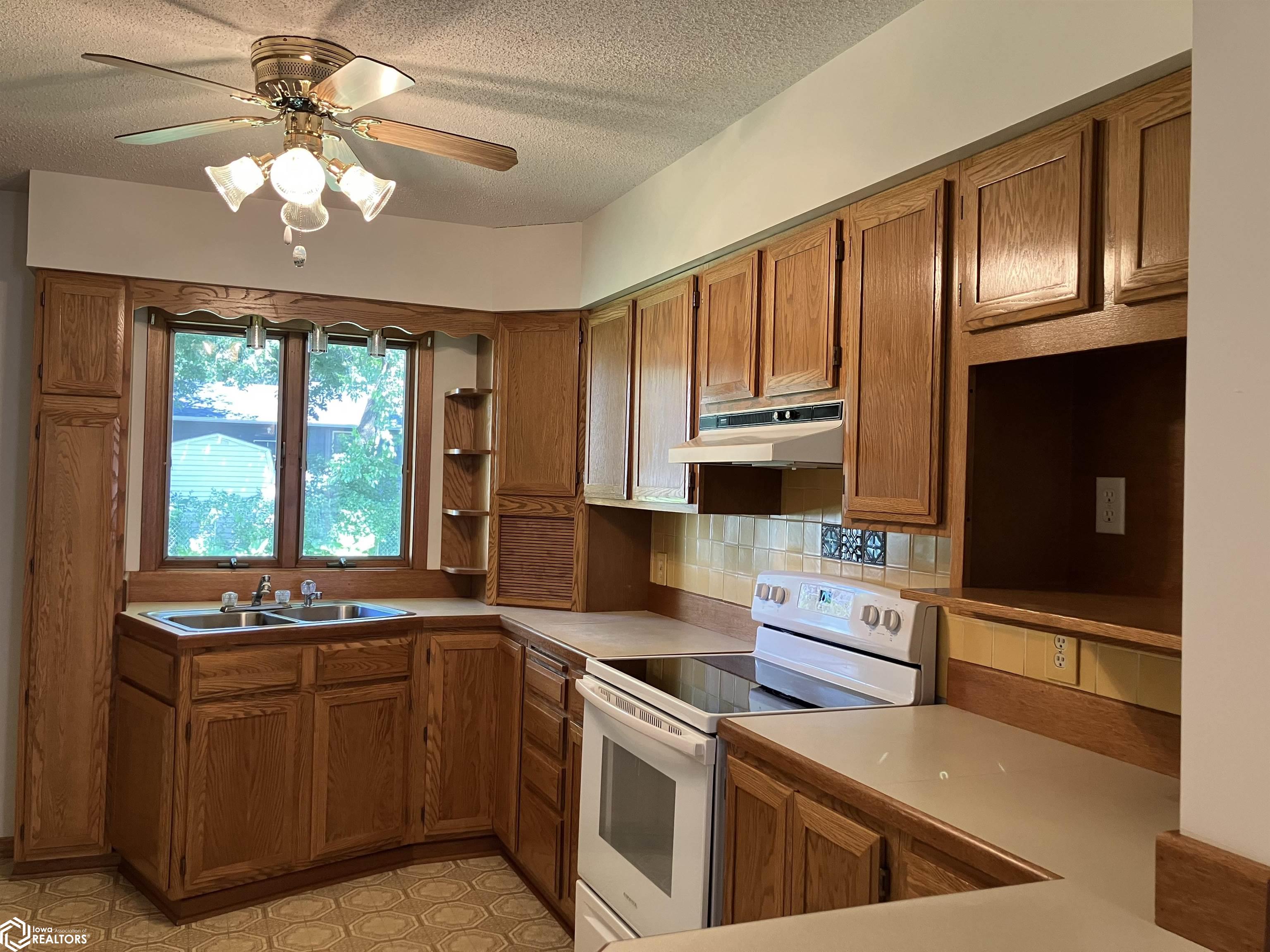 714 N 9th Street, Clear Lake, Iowa image 4
