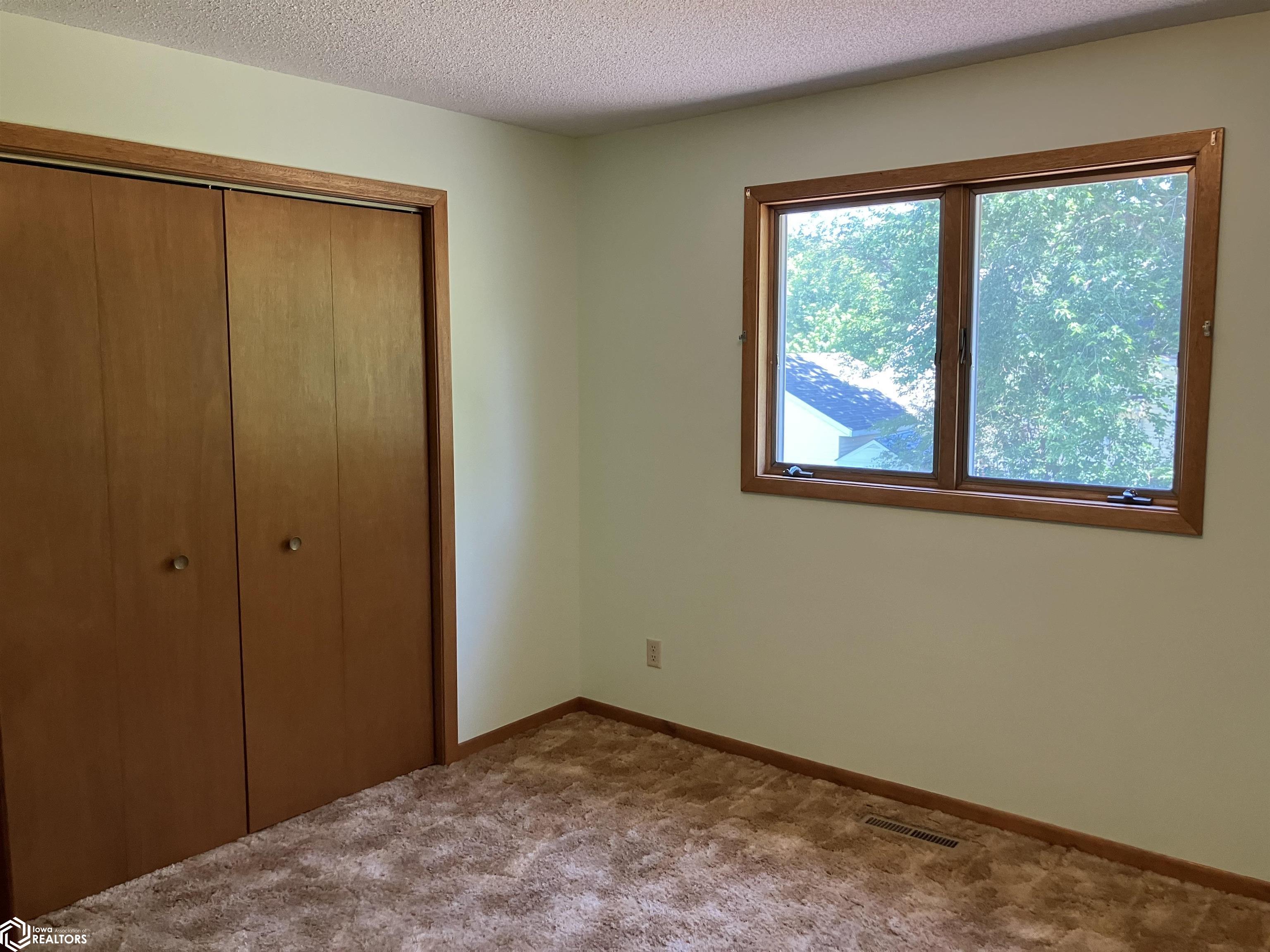 714 N 9th Street, Clear Lake, Iowa image 9