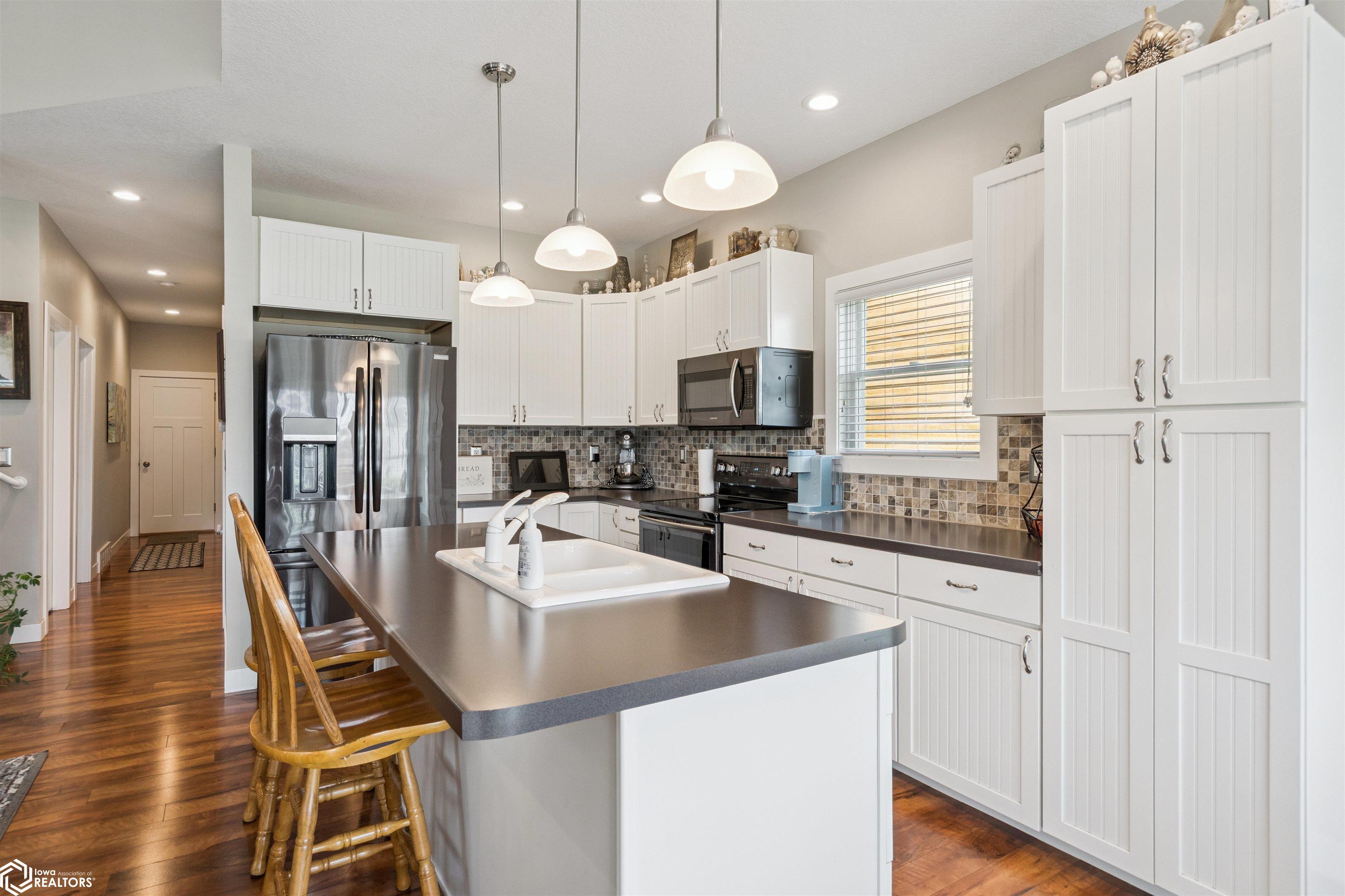 2 Garden Cottage Lane, Grinnell, Iowa image 9