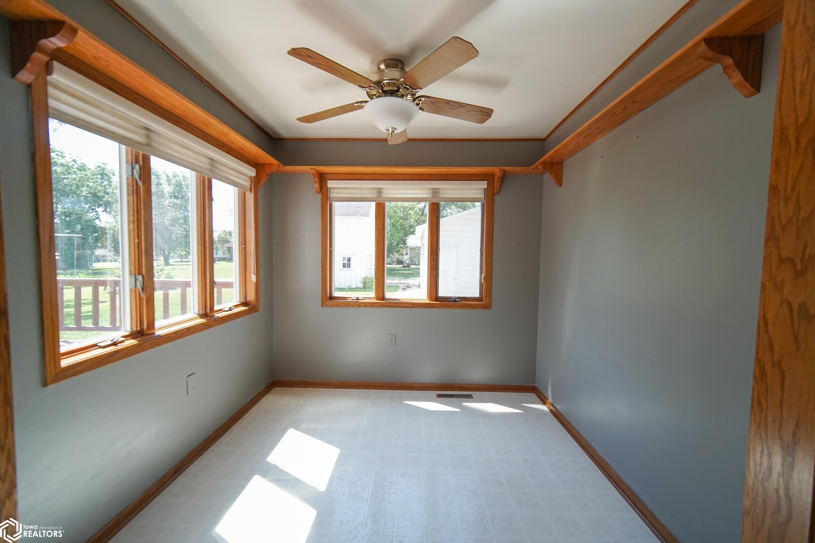 610 7th Ave, Ackley, Iowa image 11