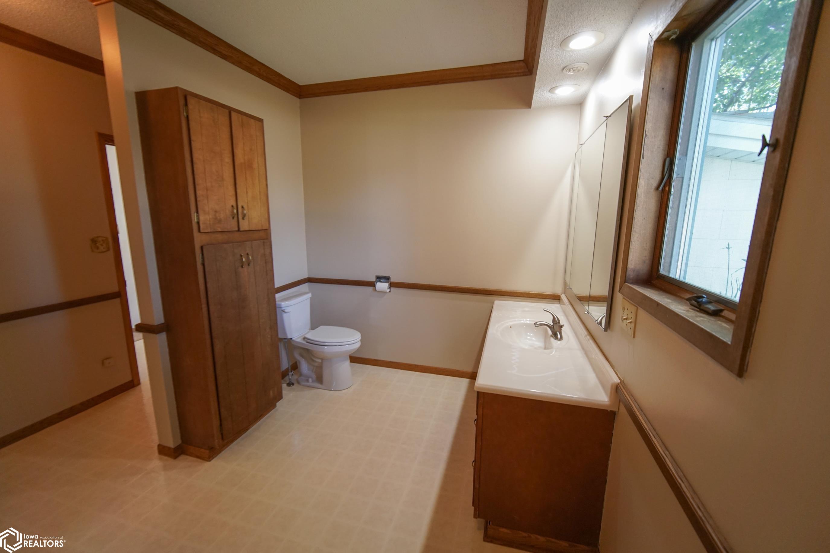 610 7th Ave, Ackley, Iowa image 28