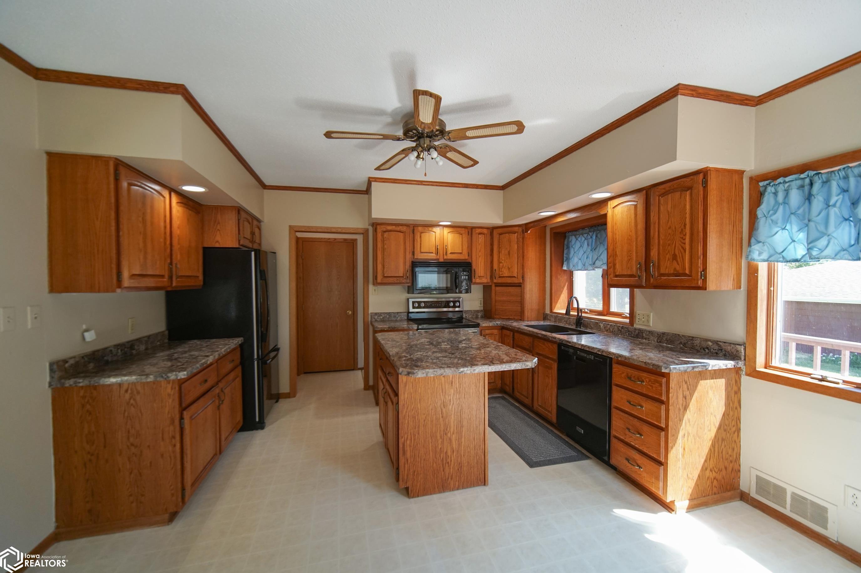 610 7th Ave, Ackley, Iowa image 8