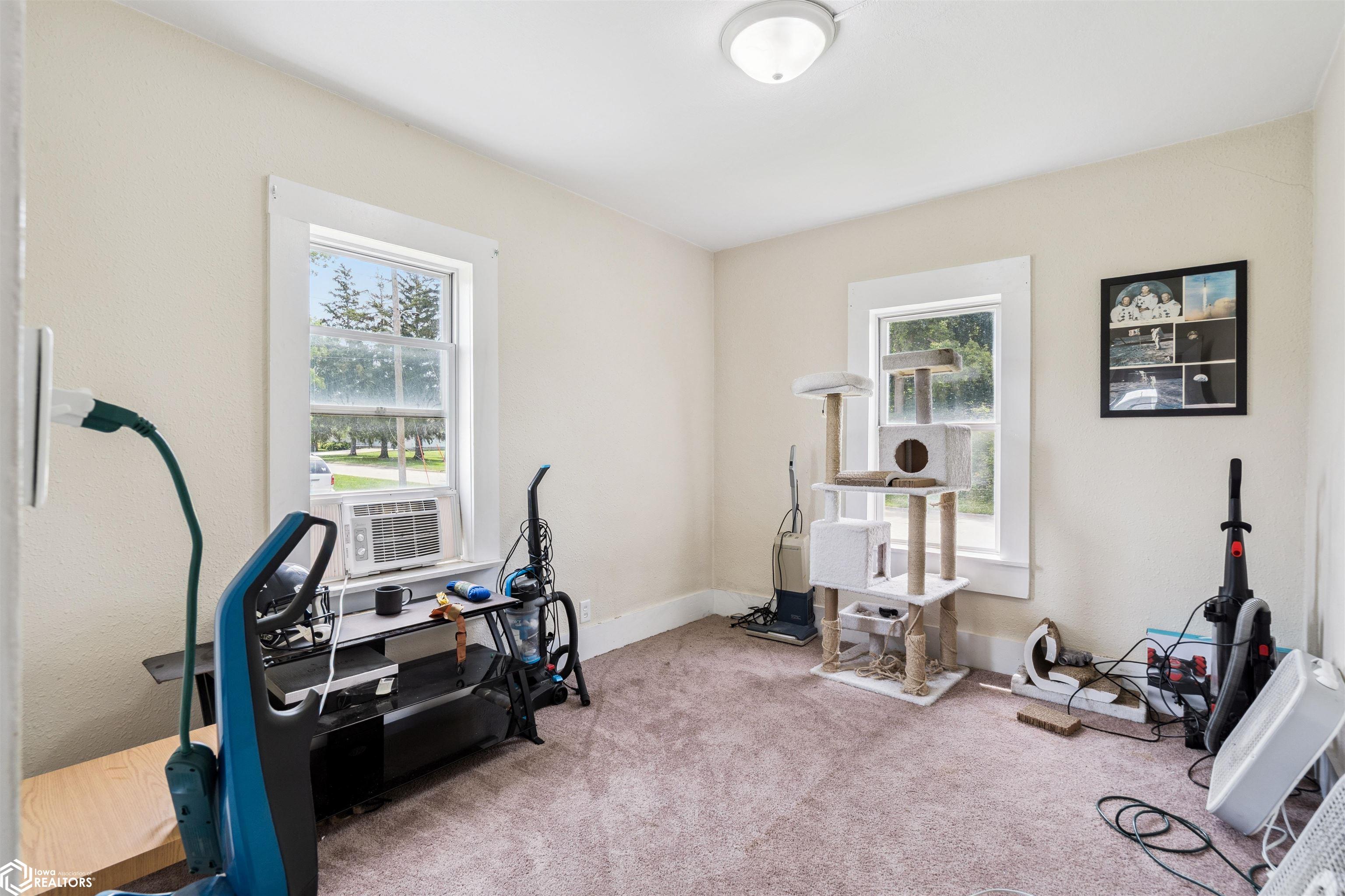 407 E Clark Street, Montezuma, Iowa image 11