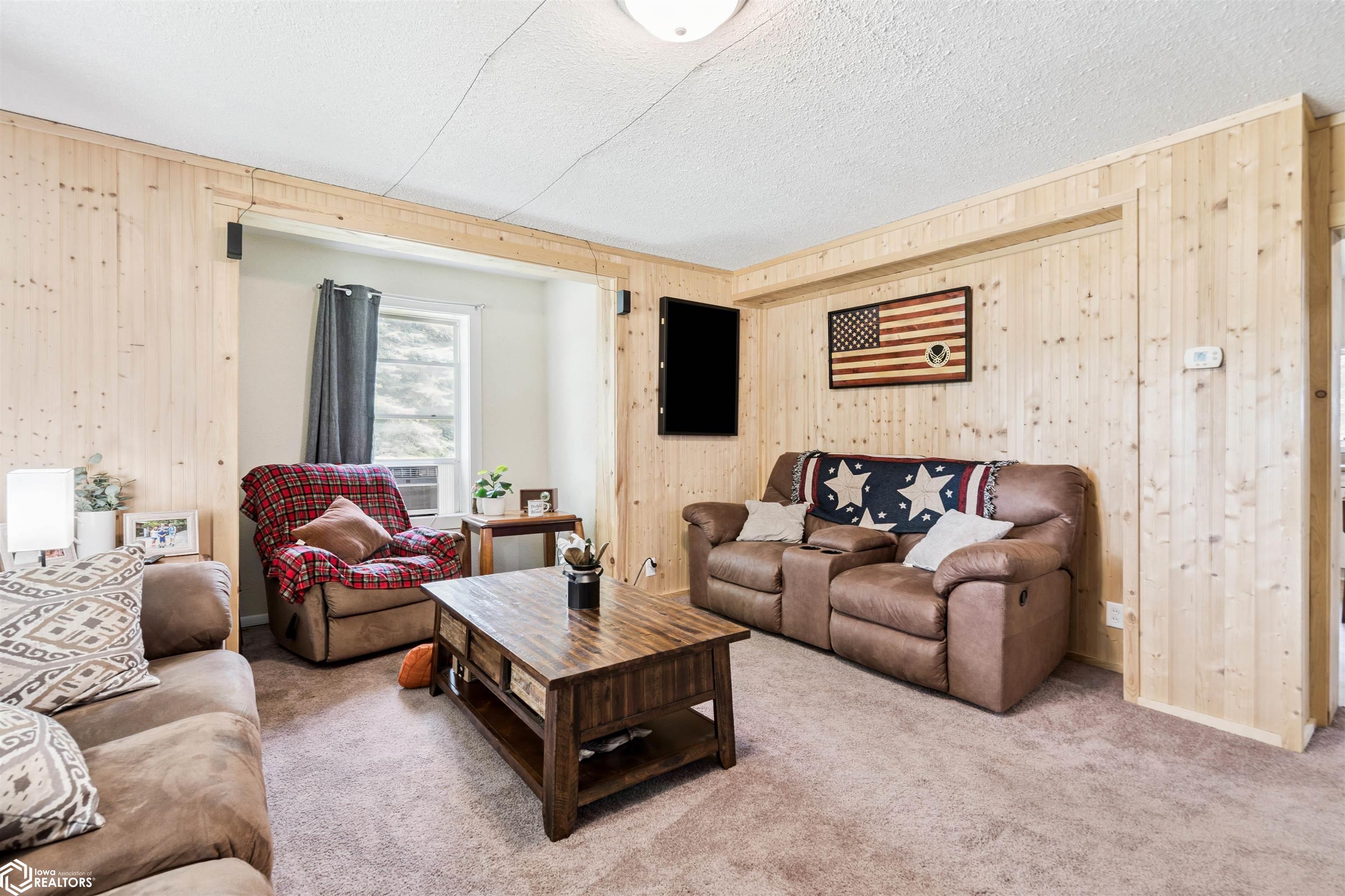 407 E Clark Street, Montezuma, Iowa image 4