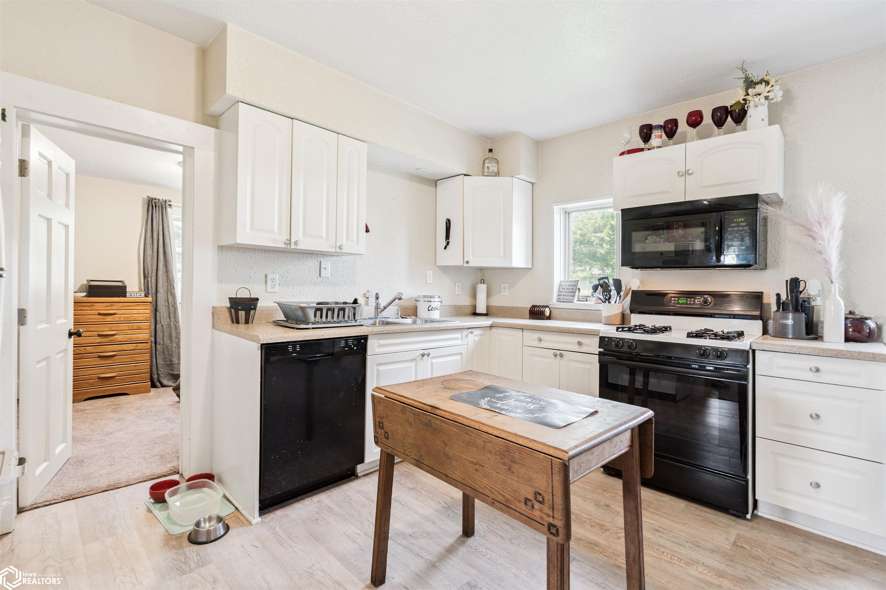 407 E Clark Street, Montezuma, Iowa image 5