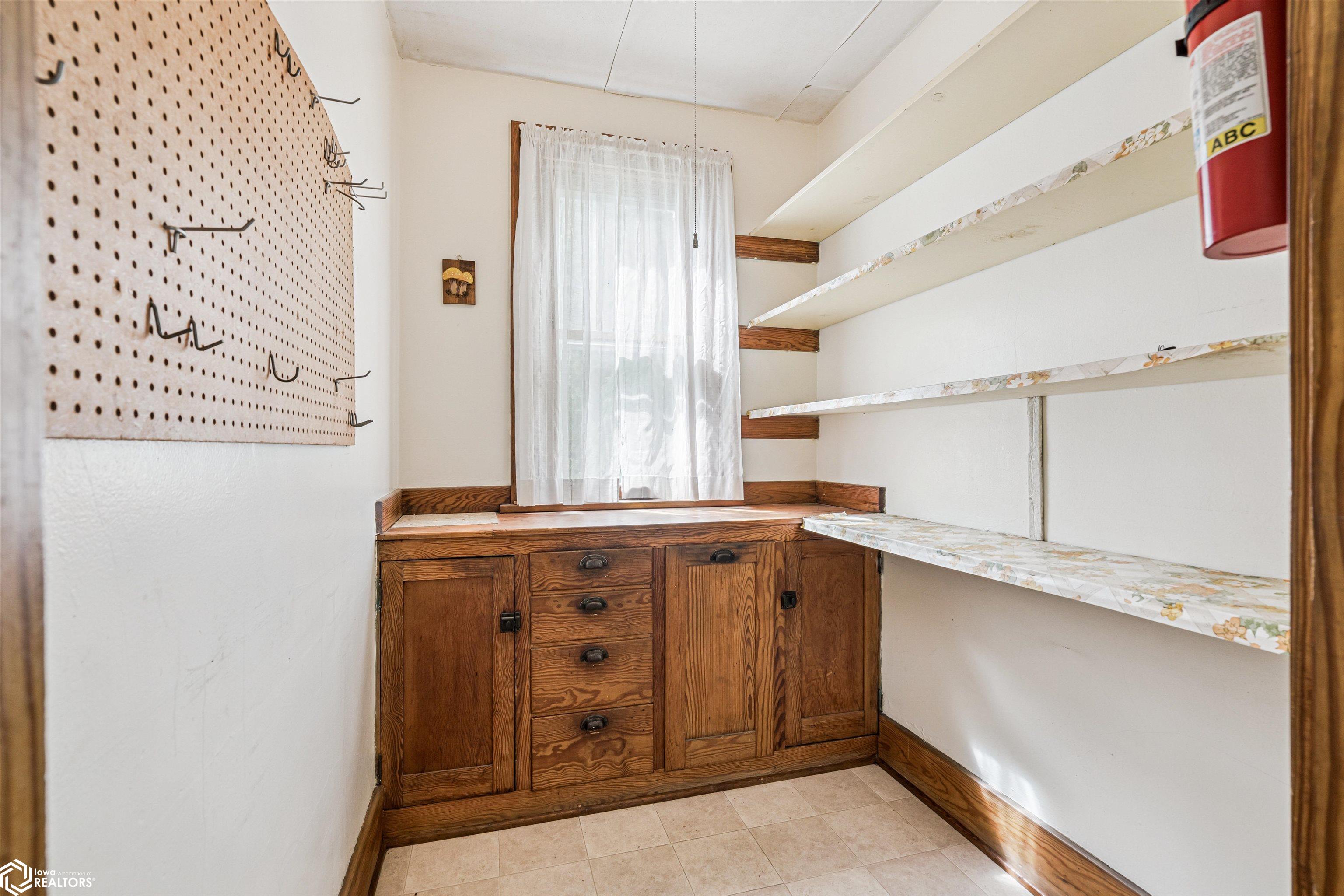 1823 Sunnyside Avenue, Burlington, Iowa image 13