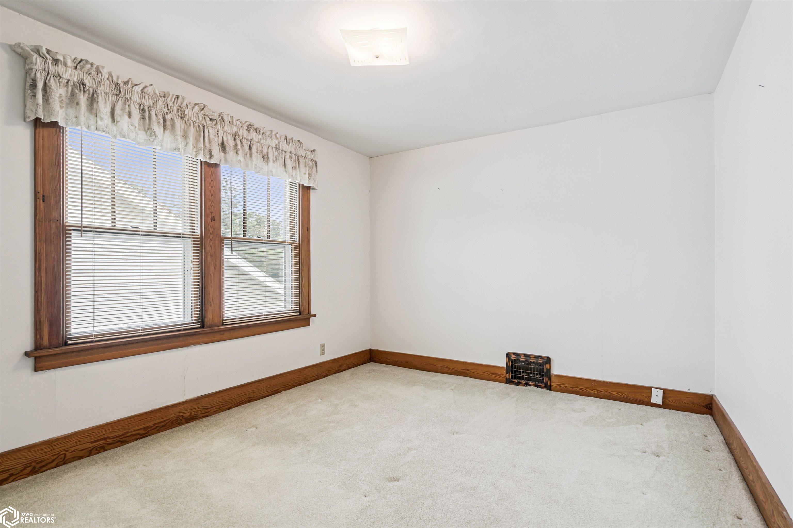 1823 Sunnyside Avenue, Burlington, Iowa image 18