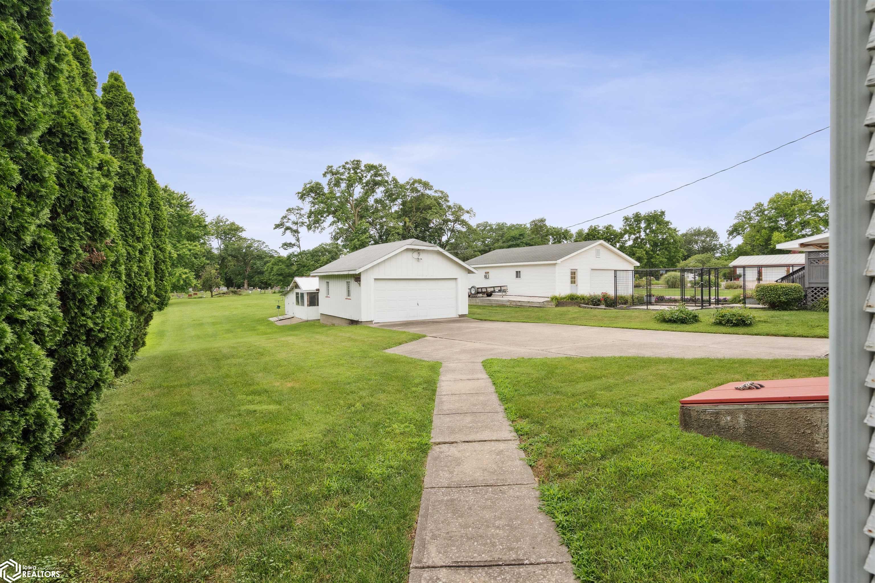 1823 Sunnyside Avenue, Burlington, Iowa image 27