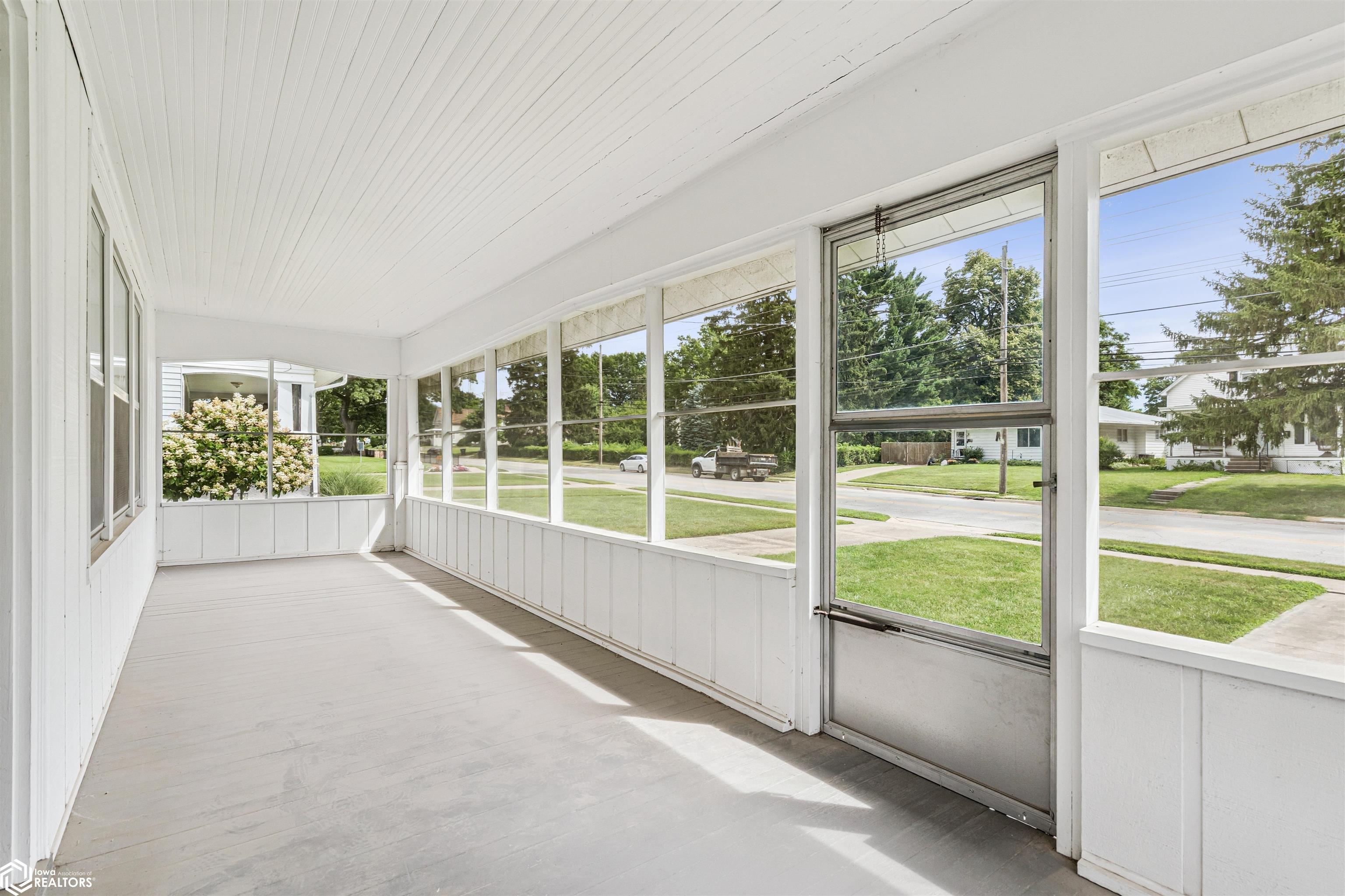 1823 Sunnyside Avenue, Burlington, Iowa image 4
