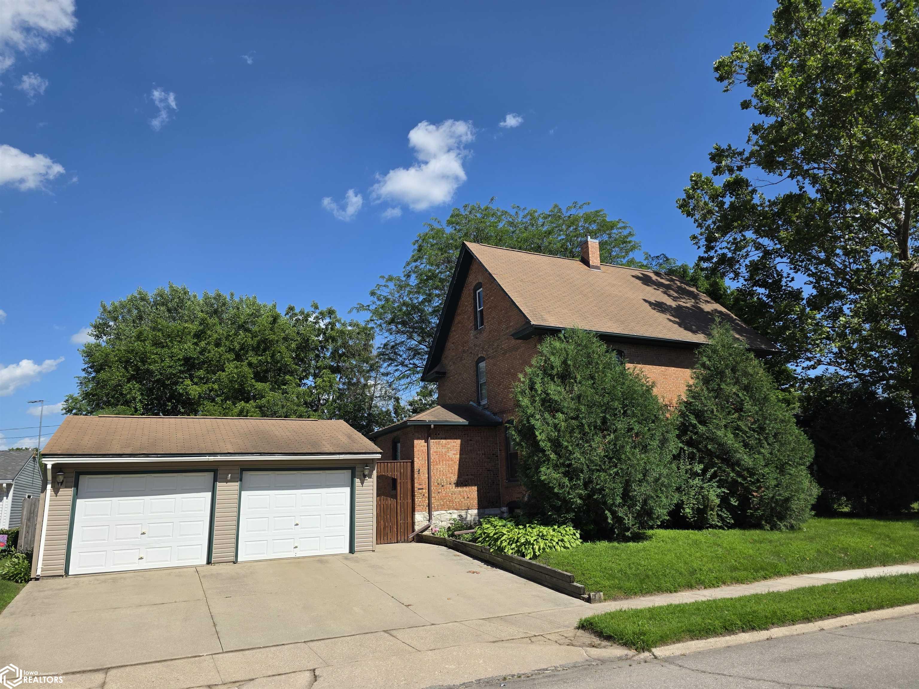742 12th Street, Mason City, Iowa image 3