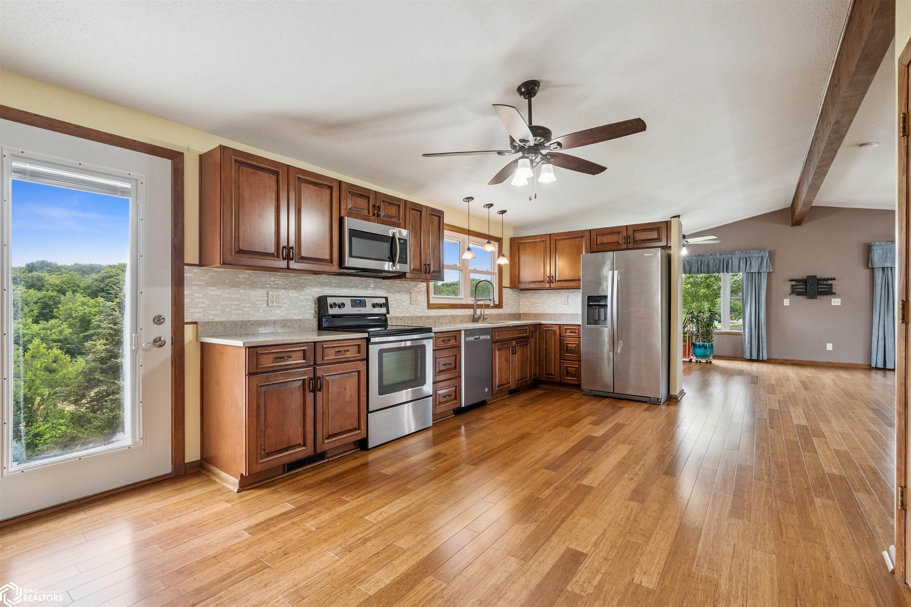 12037 Little Flint Road, West Burlington, Iowa image 11