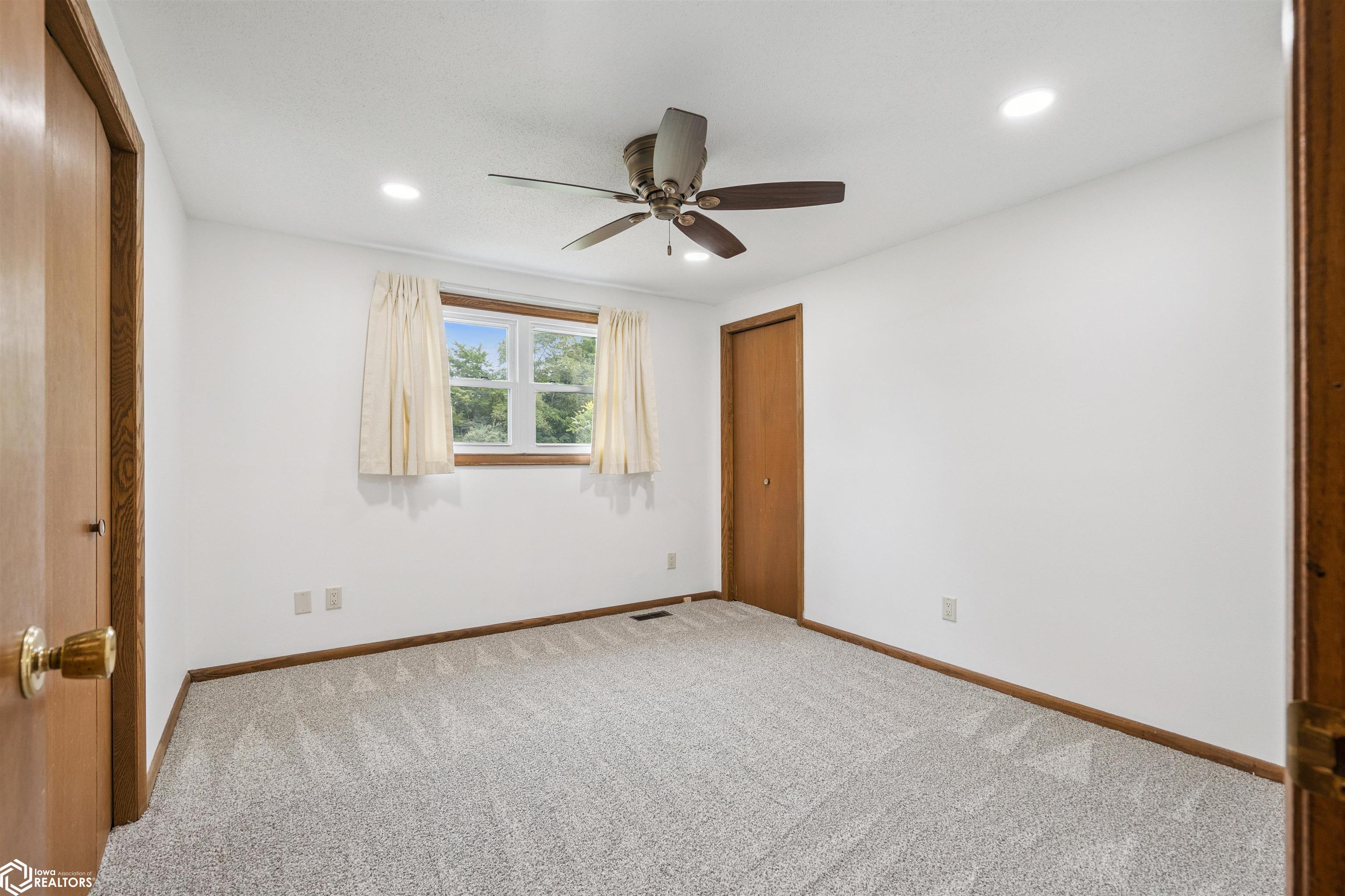 12037 Little Flint Road, West Burlington, Iowa image 15