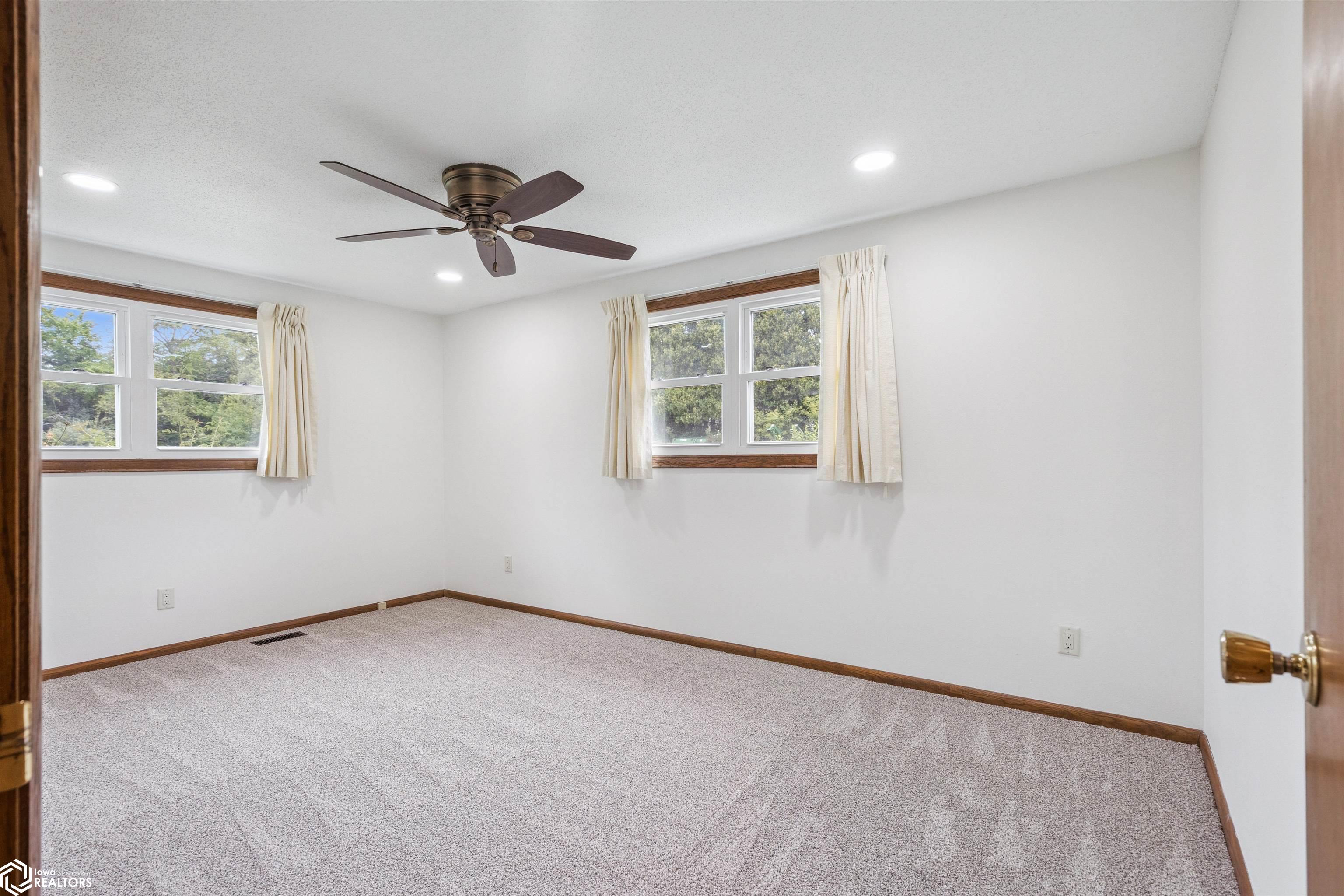 12037 Little Flint Road, West Burlington, Iowa image 17