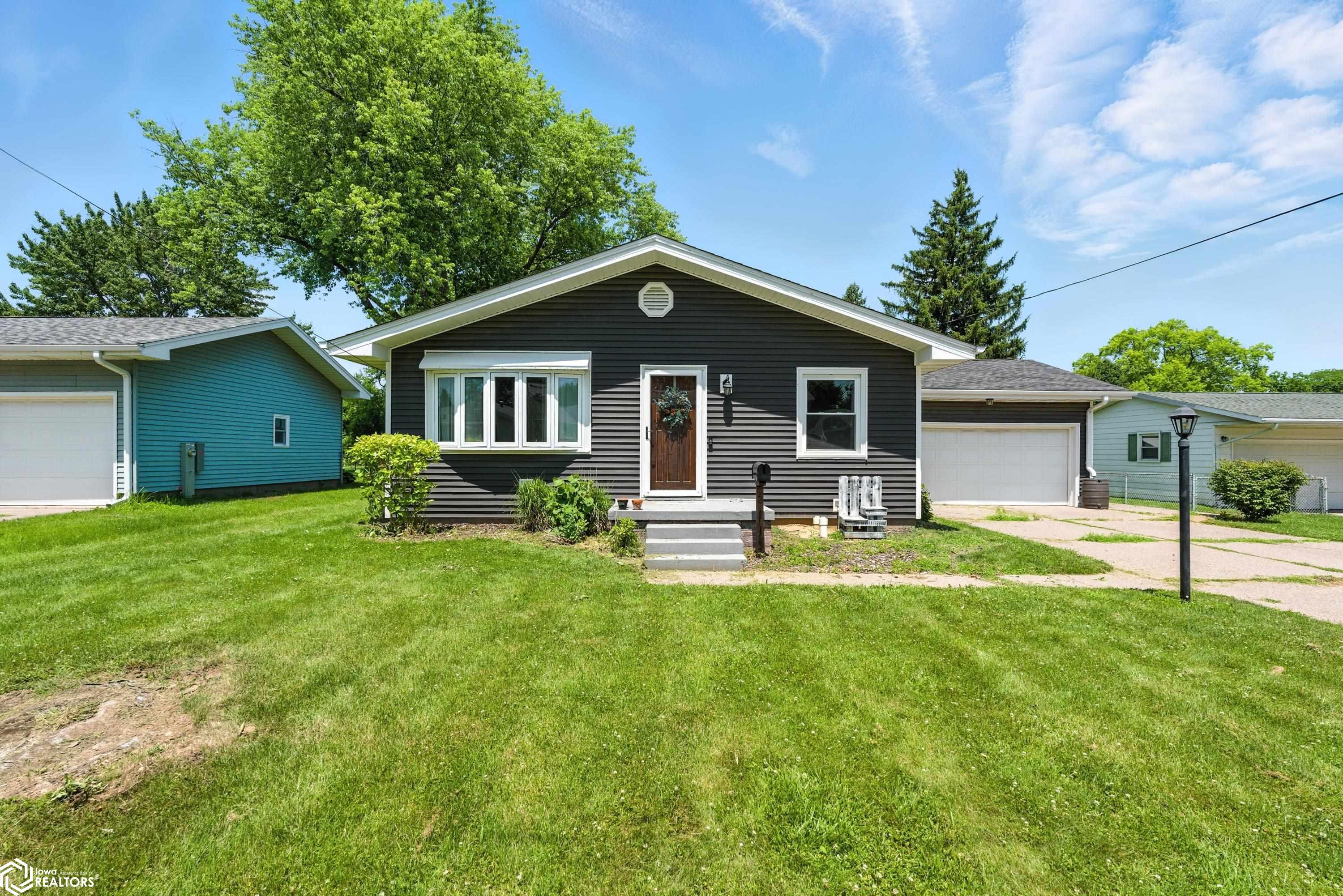 2113 Ridgewood Ave, Muscatine, Iowa image 1