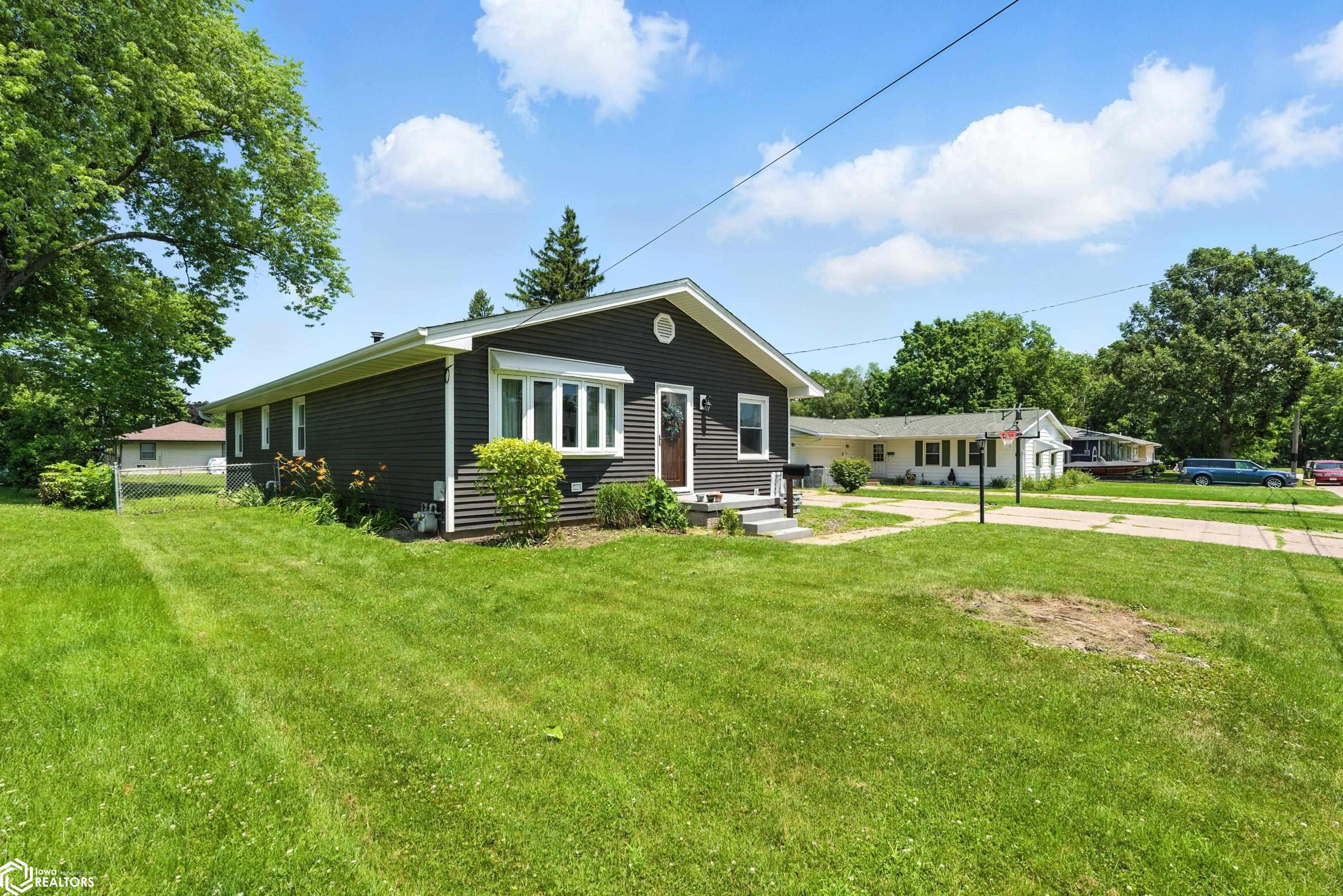 2113 Ridgewood Ave, Muscatine, Iowa image 23
