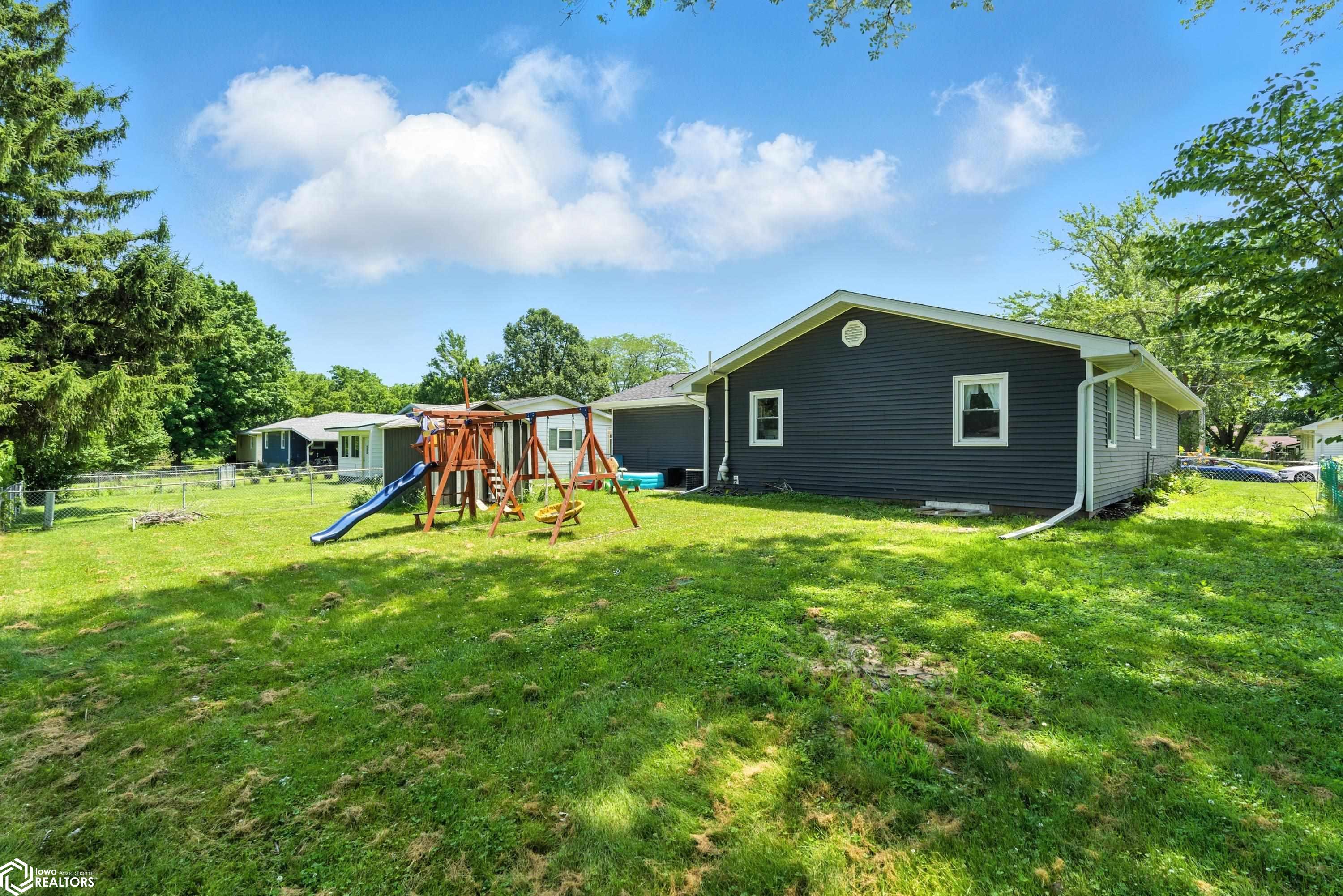 2113 Ridgewood Ave, Muscatine, Iowa image 28