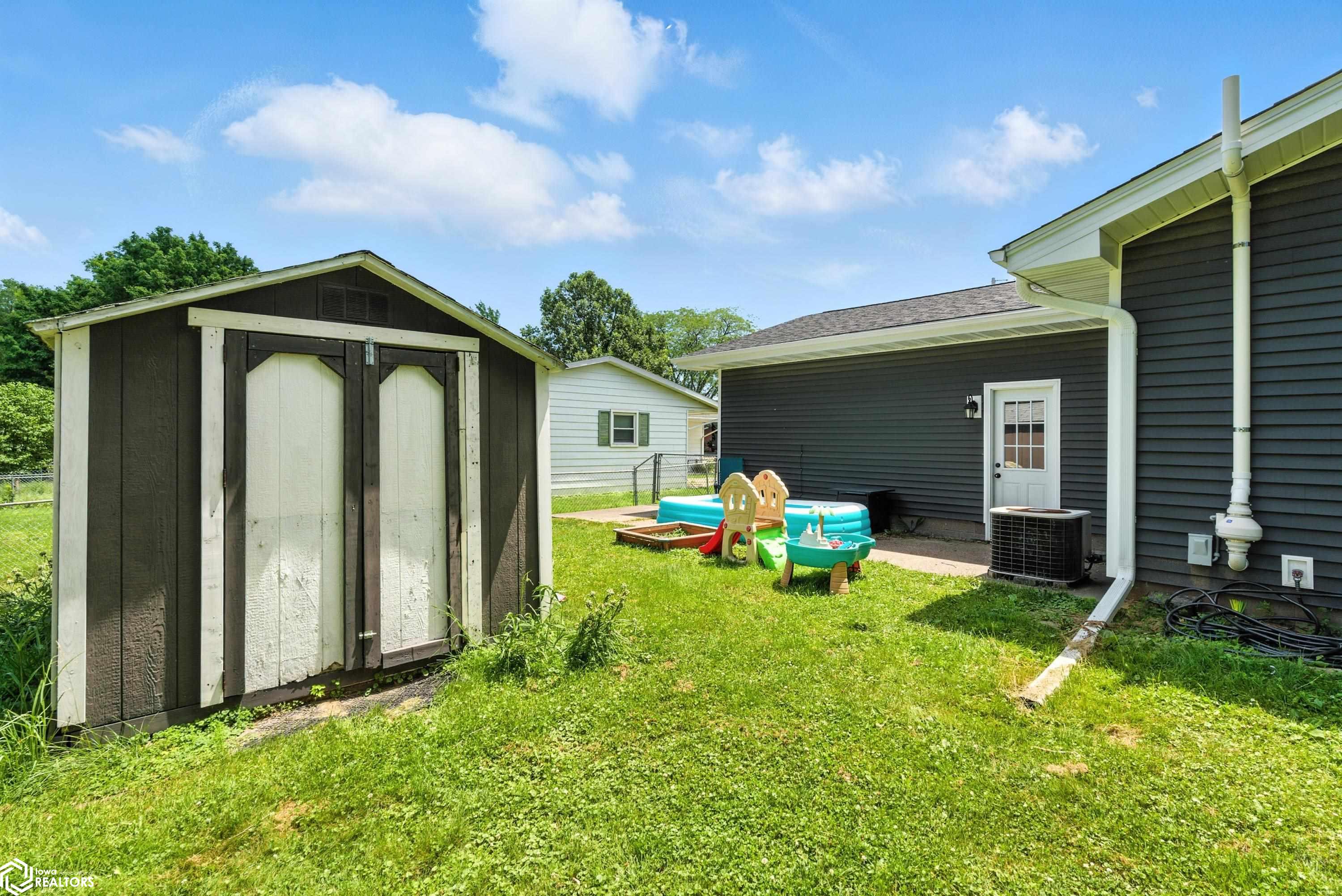 2113 Ridgewood Ave, Muscatine, Iowa image 29