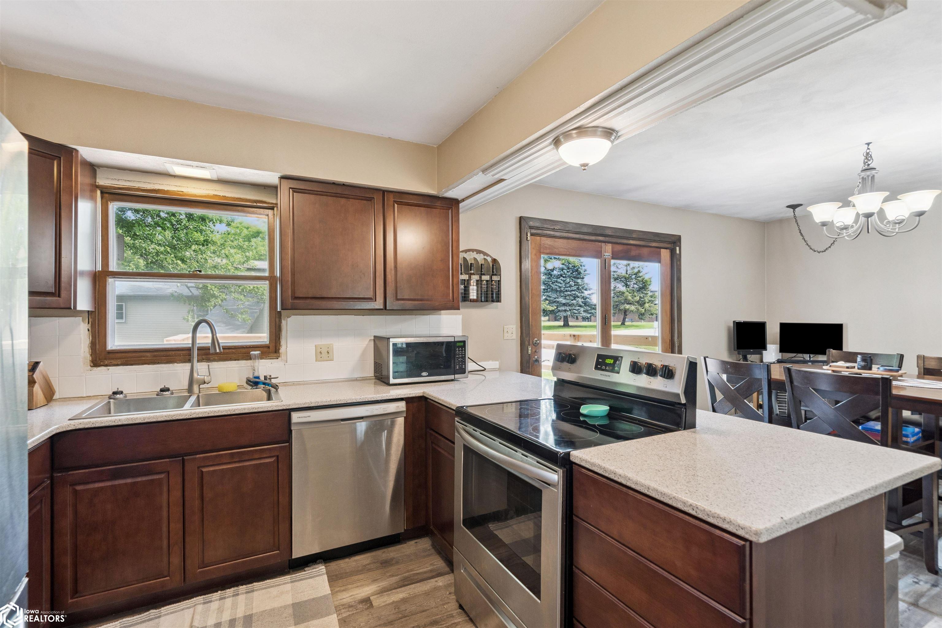 220 E Southridge Road, Marshalltown, Iowa image 12