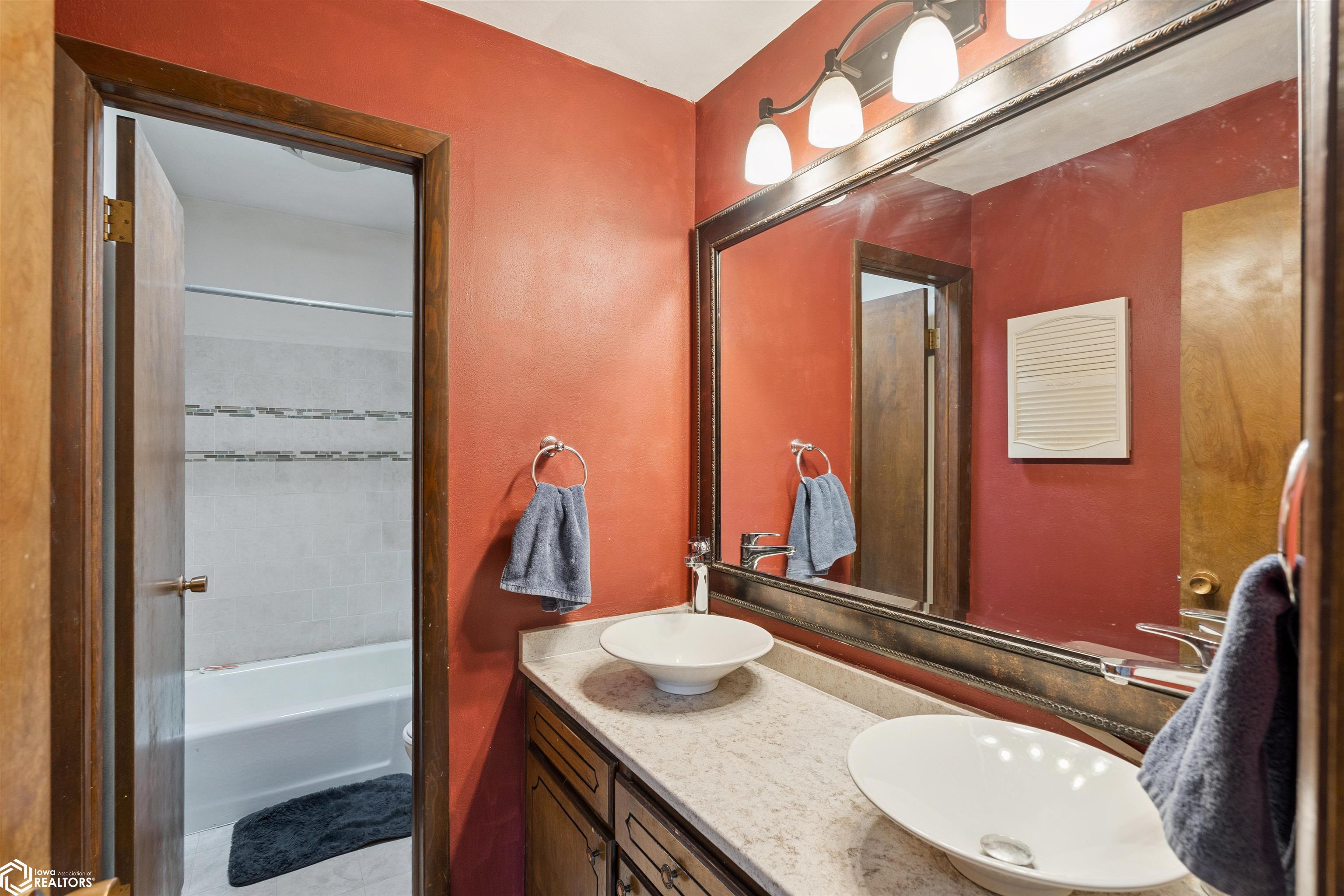 220 E Southridge Road, Marshalltown, Iowa image 19