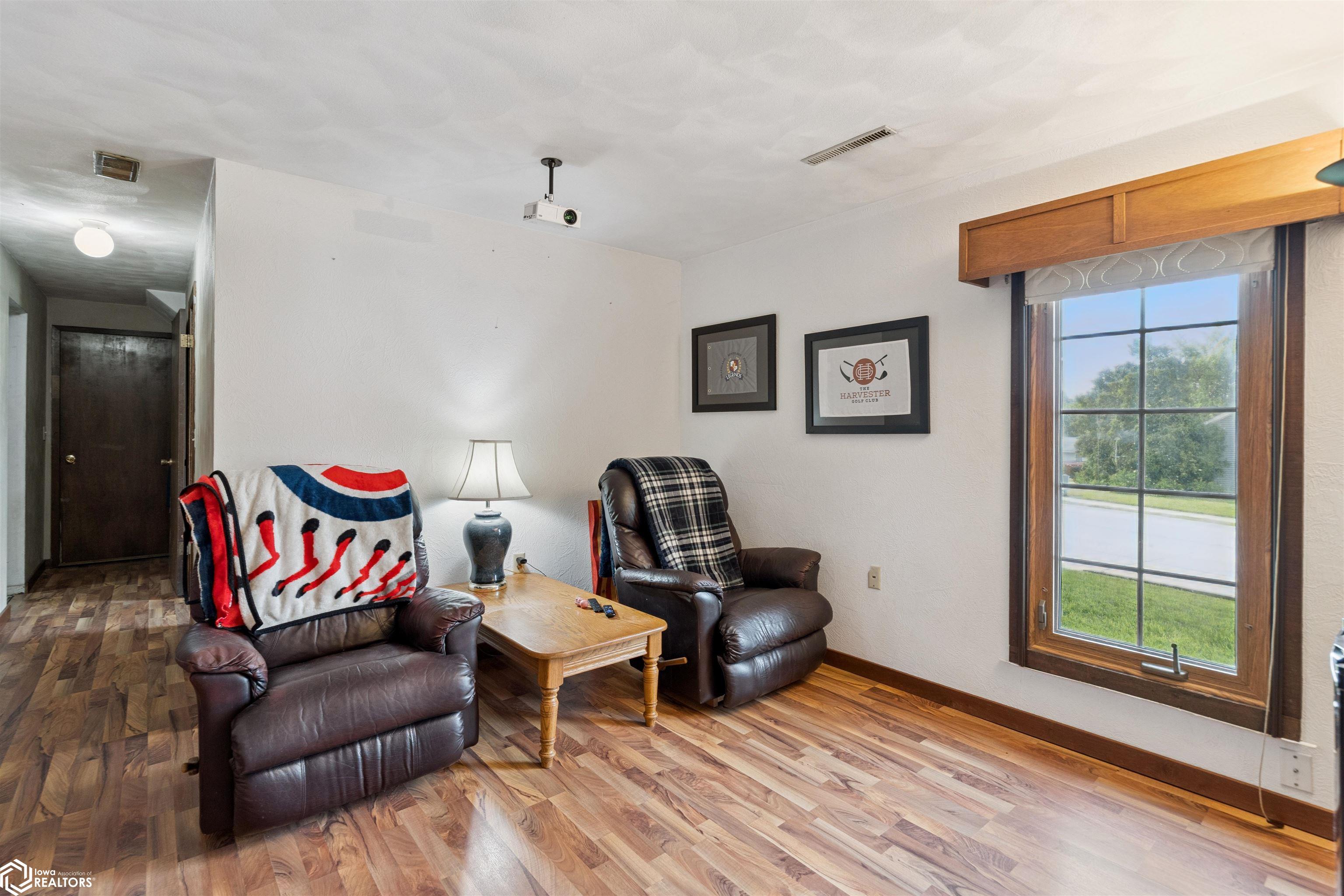 220 E Southridge Road, Marshalltown, Iowa image 23