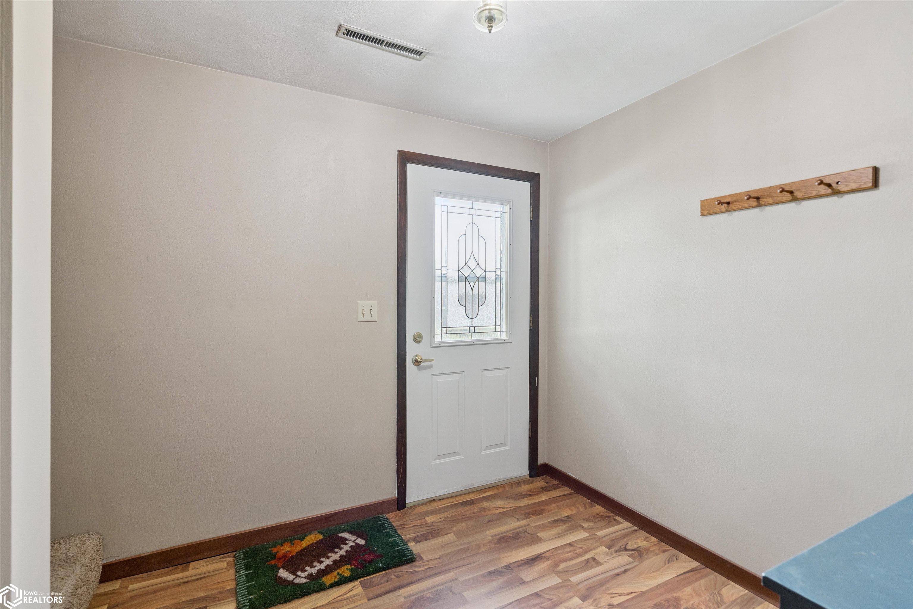 220 E Southridge Road, Marshalltown, Iowa image 5