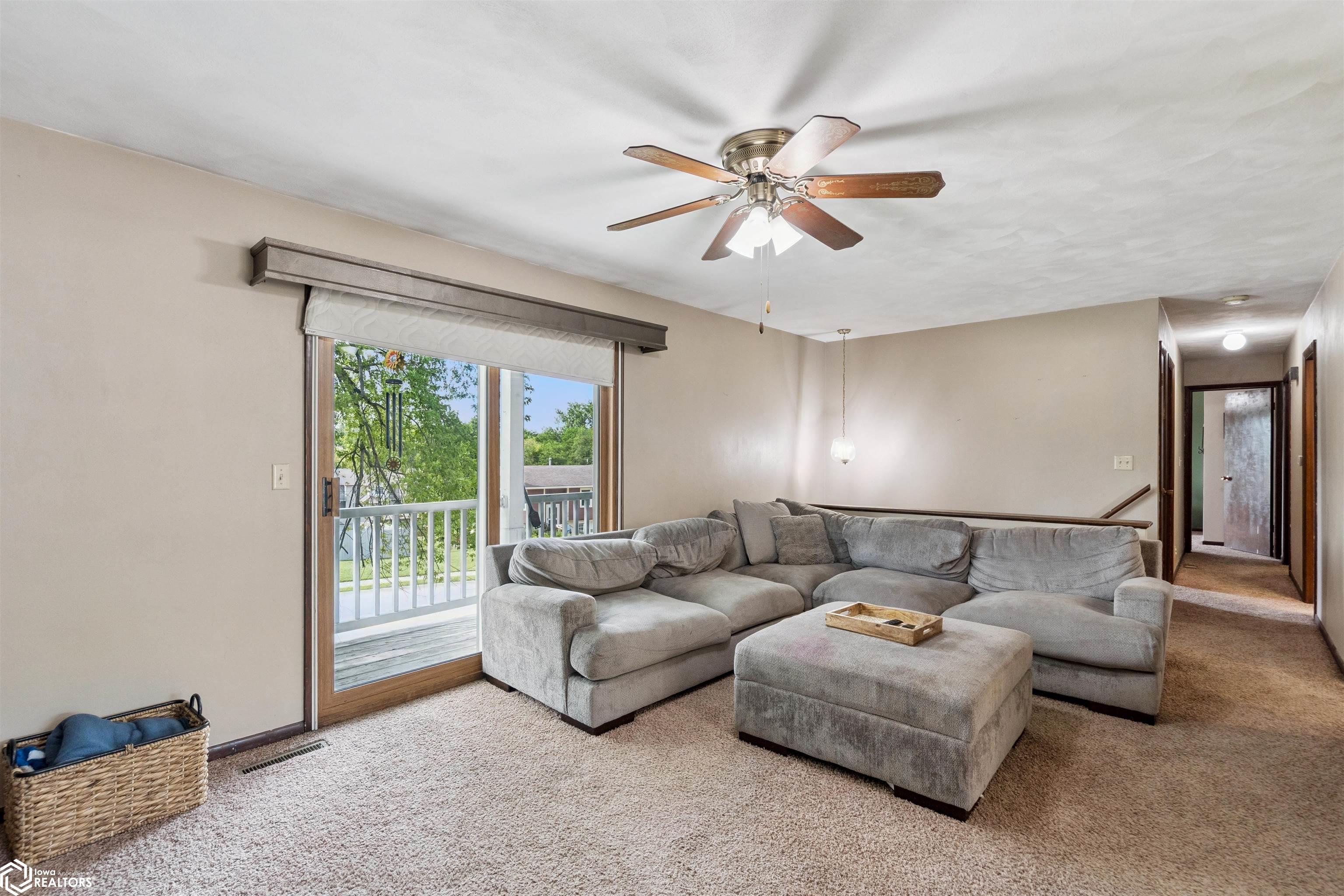 220 E Southridge Road, Marshalltown, Iowa image 7