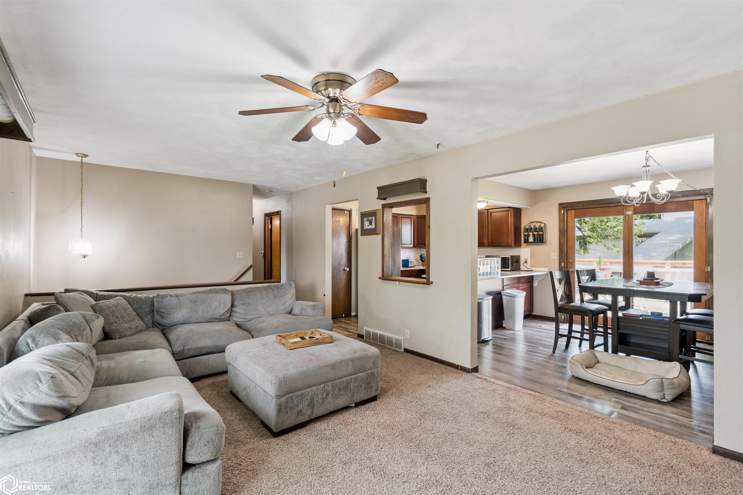 220 E Southridge Road, Marshalltown, Iowa image 9