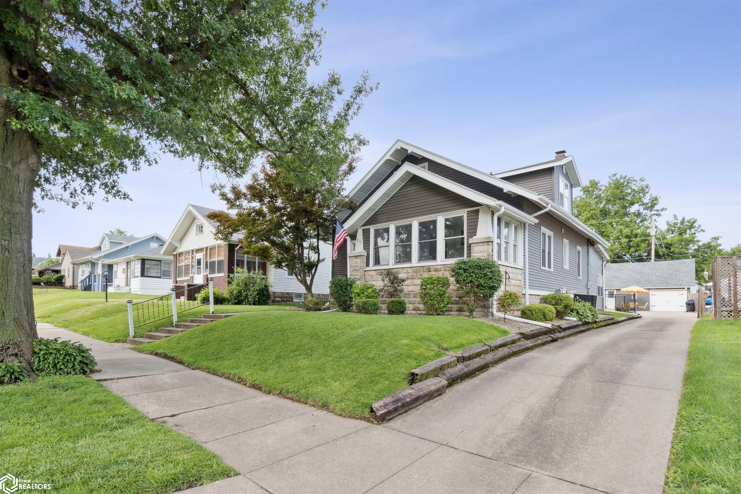 210 N 9th Street, Marshalltown, Iowa image 2