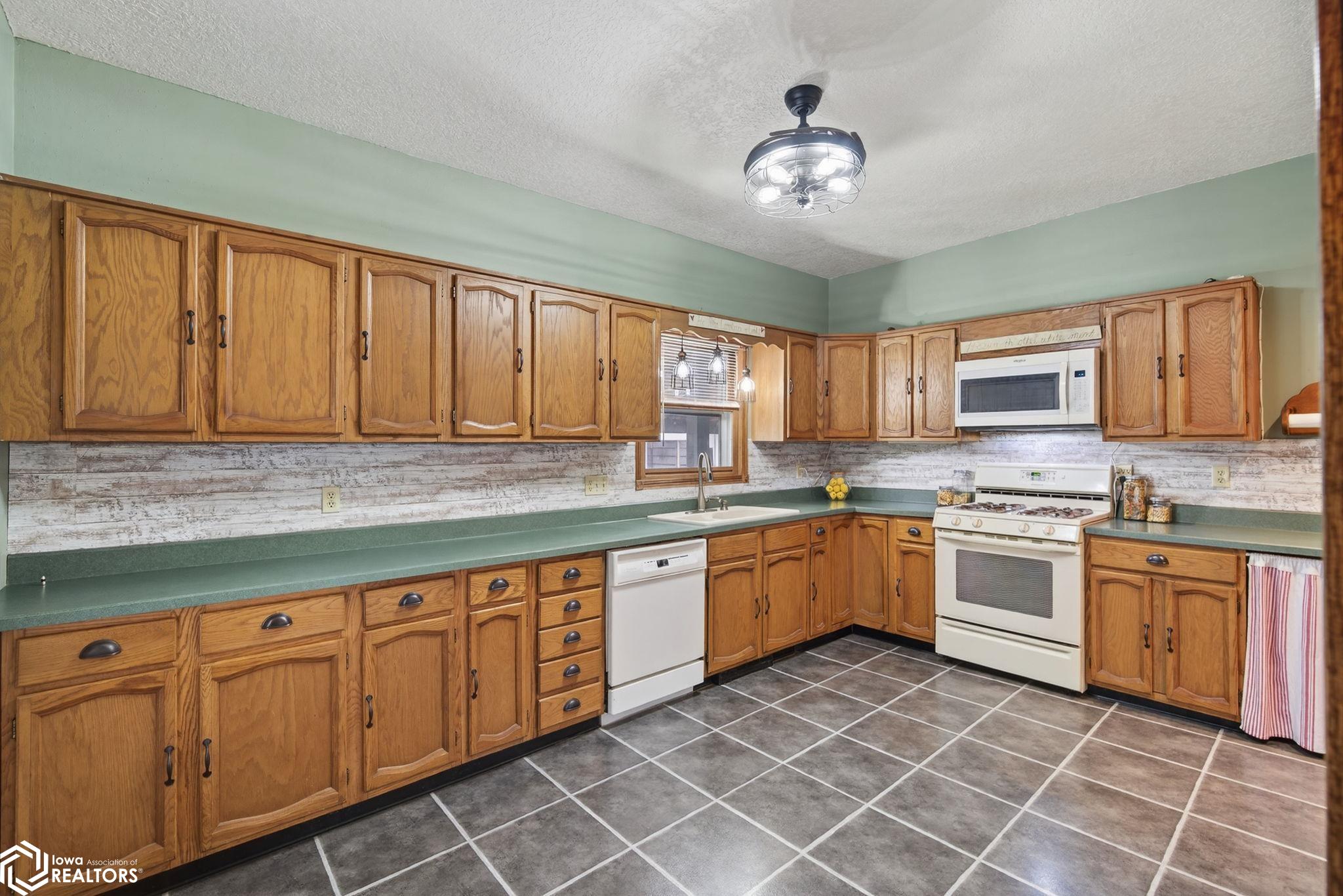 20234 495th Lane, Chariton, Iowa image 10
