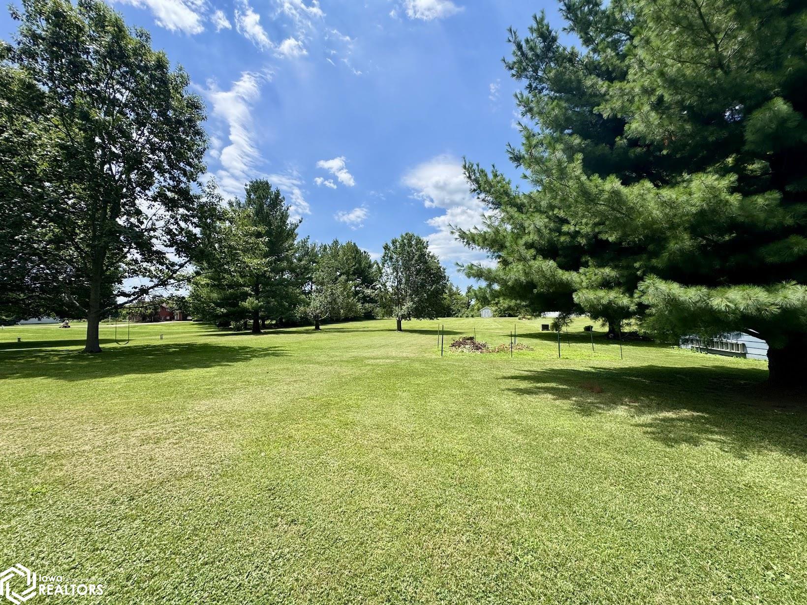 11161 Iroquois Road, Burlington, Iowa image 3
