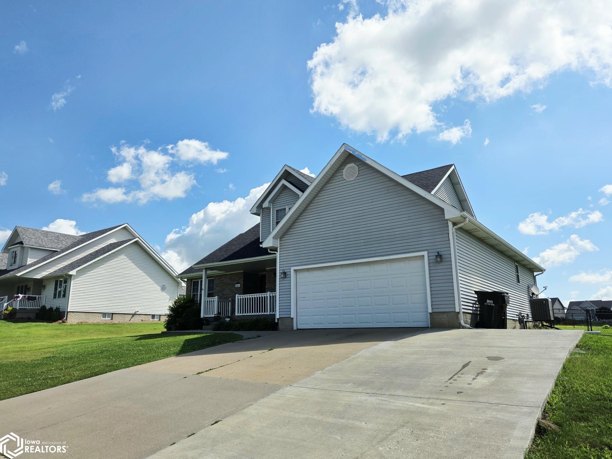 209 Manor Drive, Osceola, Iowa image 2