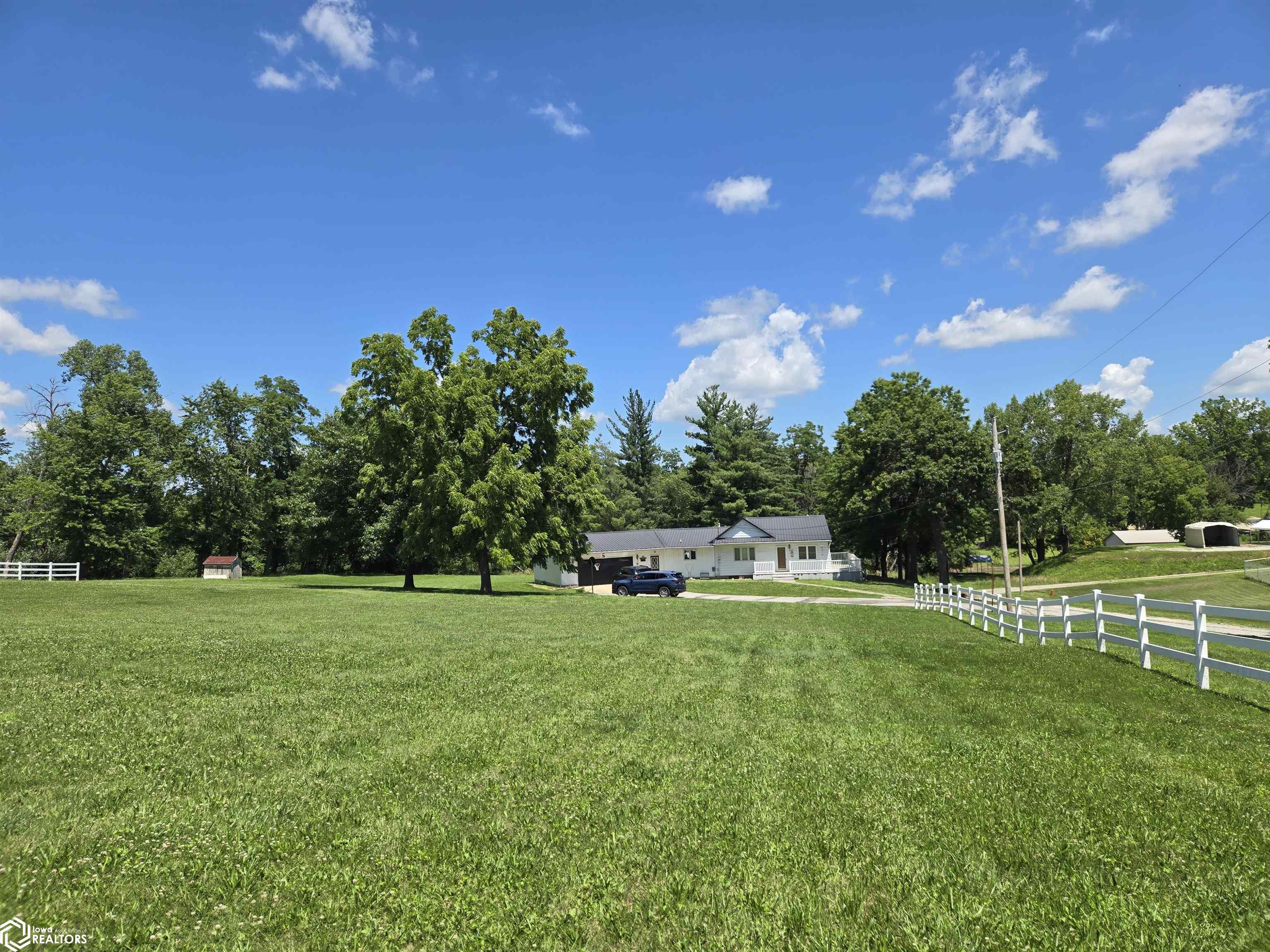 1720 S 12th Street, Centerville, Iowa image 1