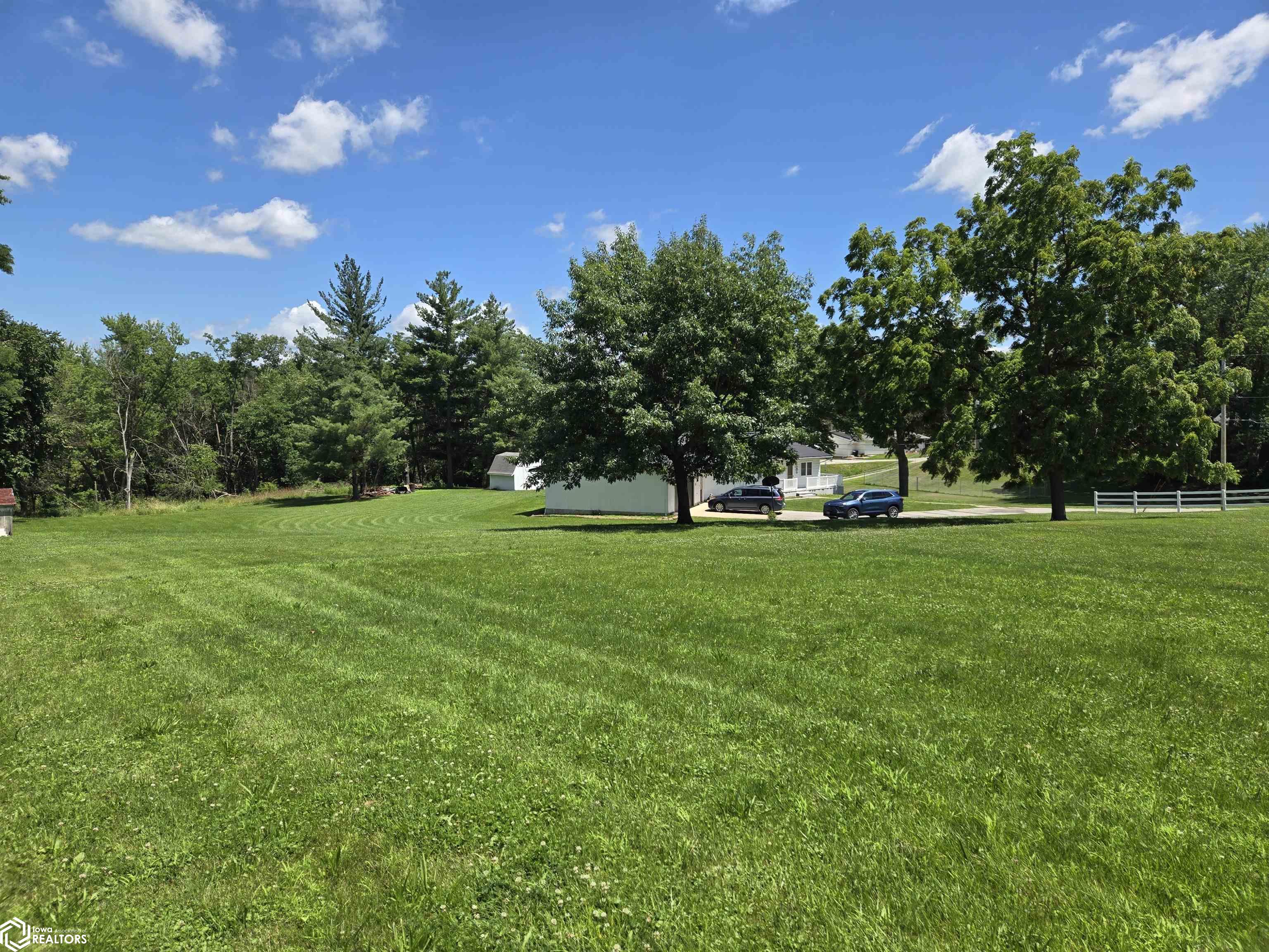 1720 S 12th Street, Centerville, Iowa image 2