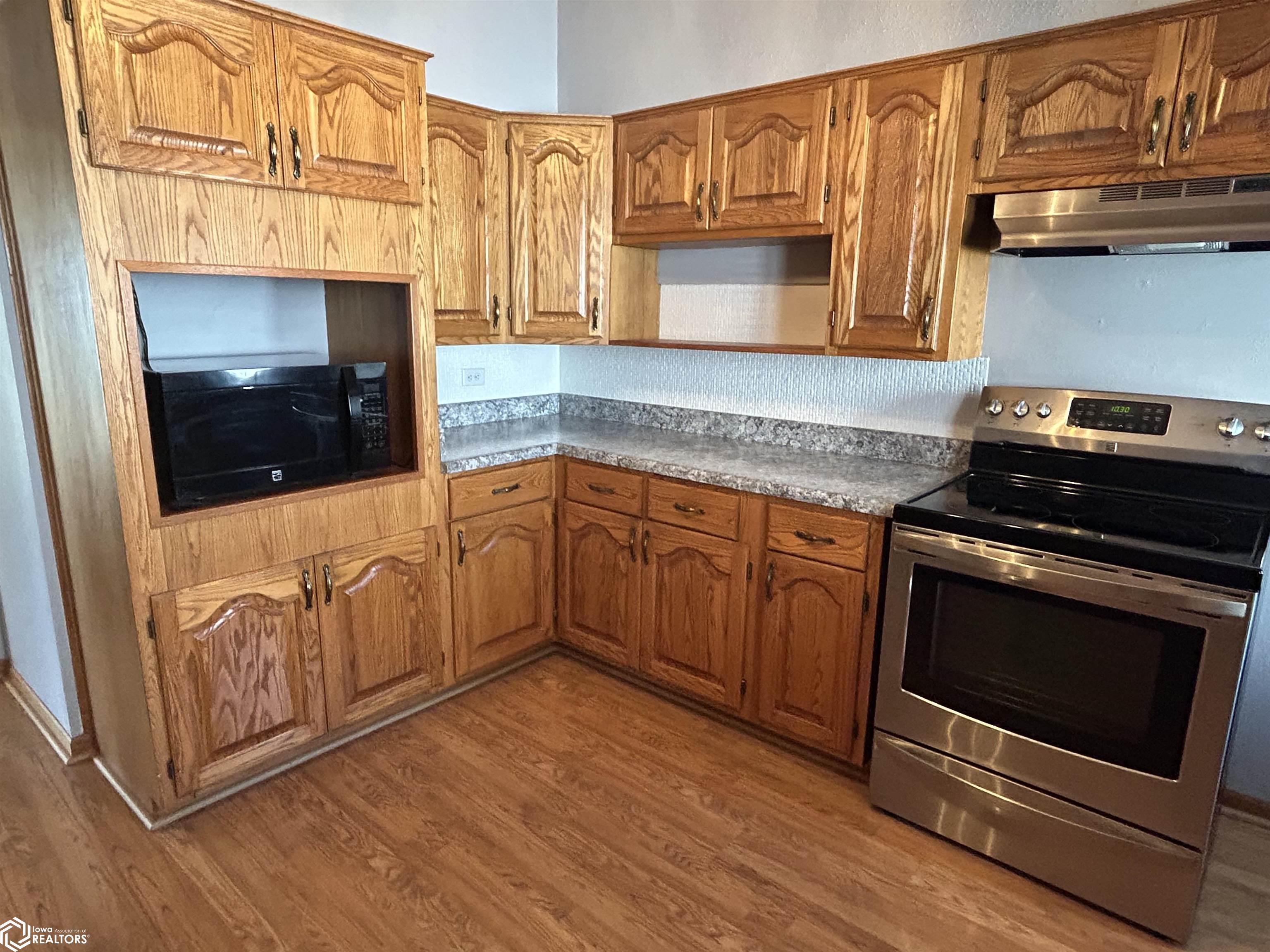 10 W Olive Street, Marshalltown, Iowa image 12